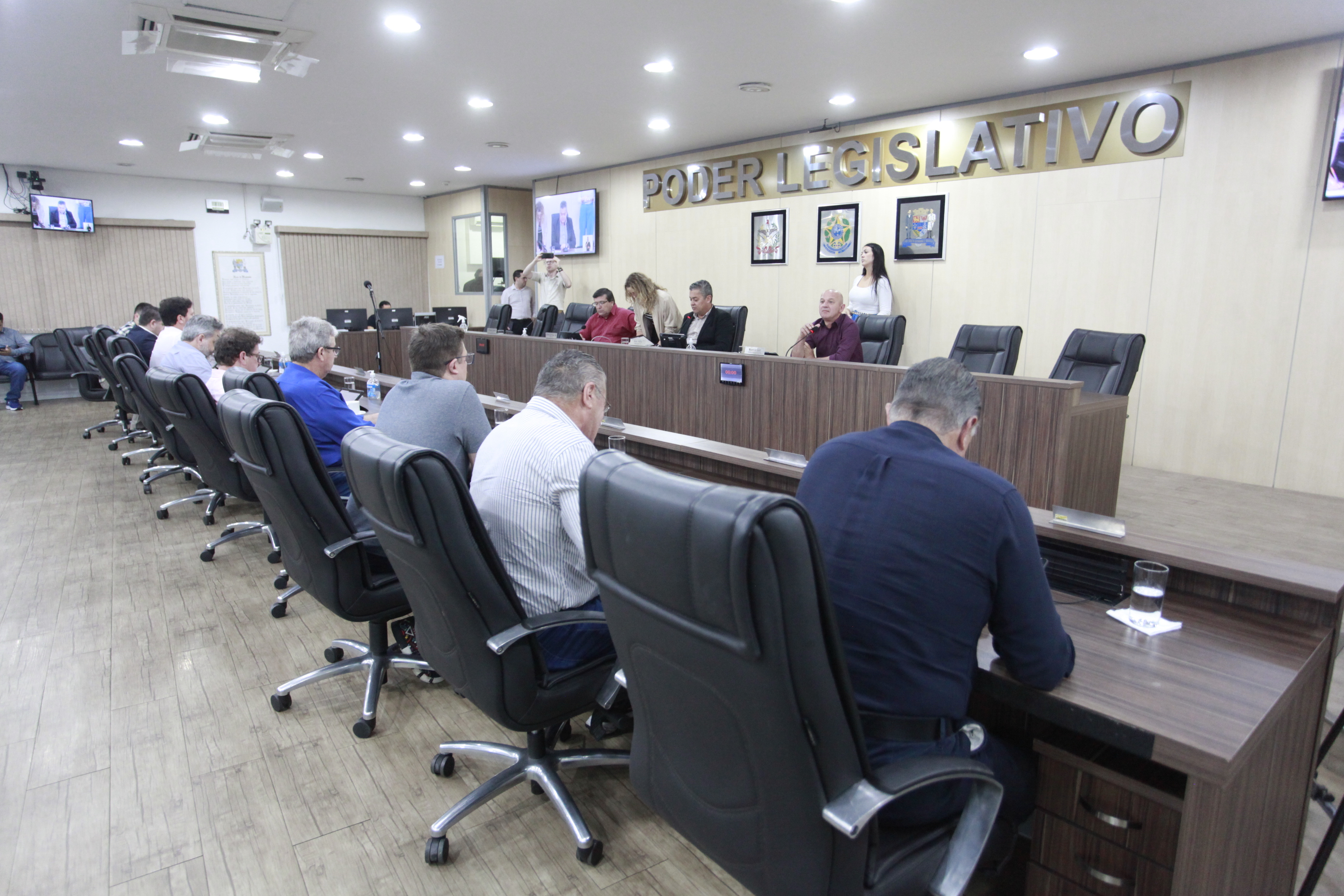 Vereadores aprovam projeto de lei, duas redações finais e requerimentos