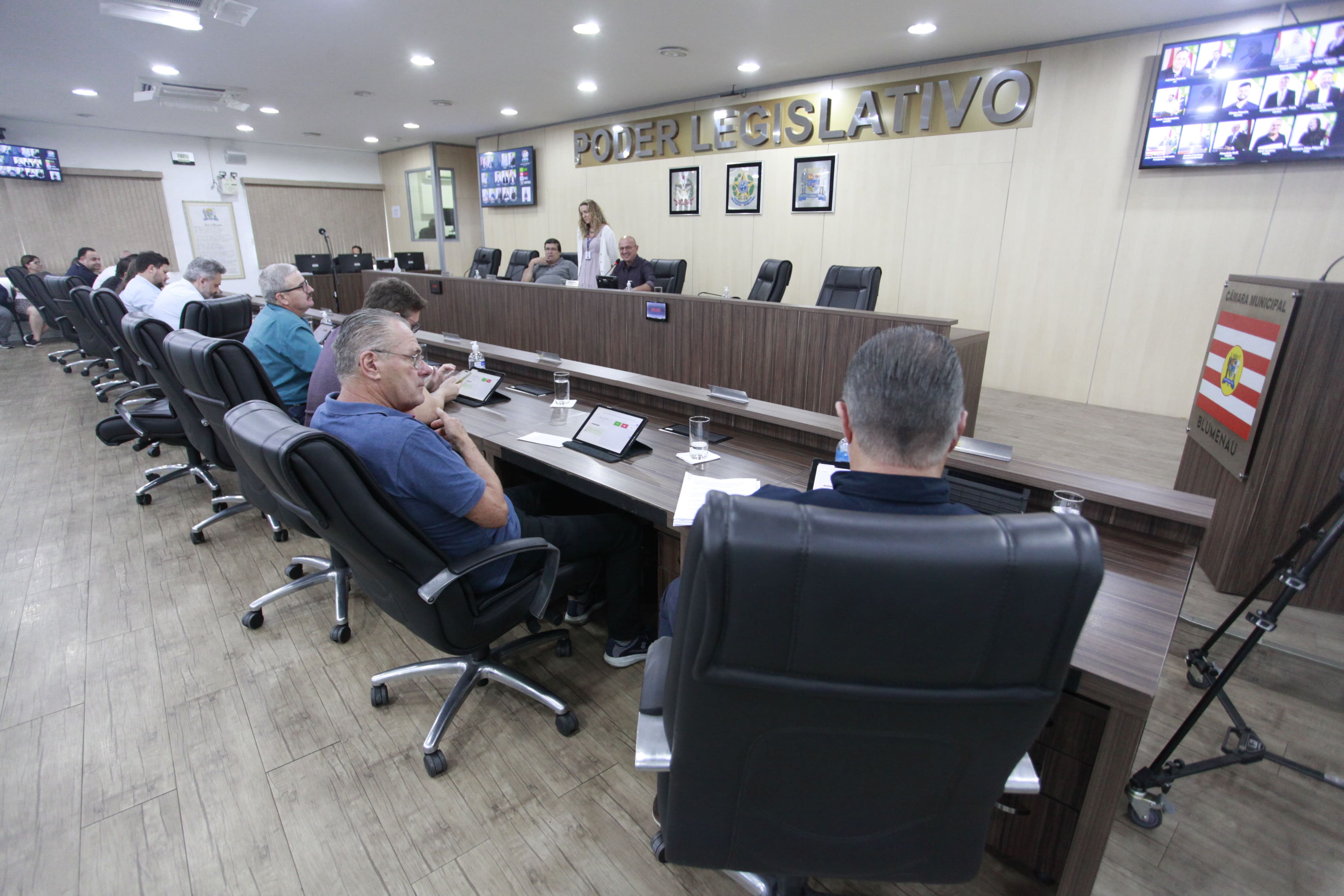 Resumo dos pronunciamentos dos vereadores 21/11