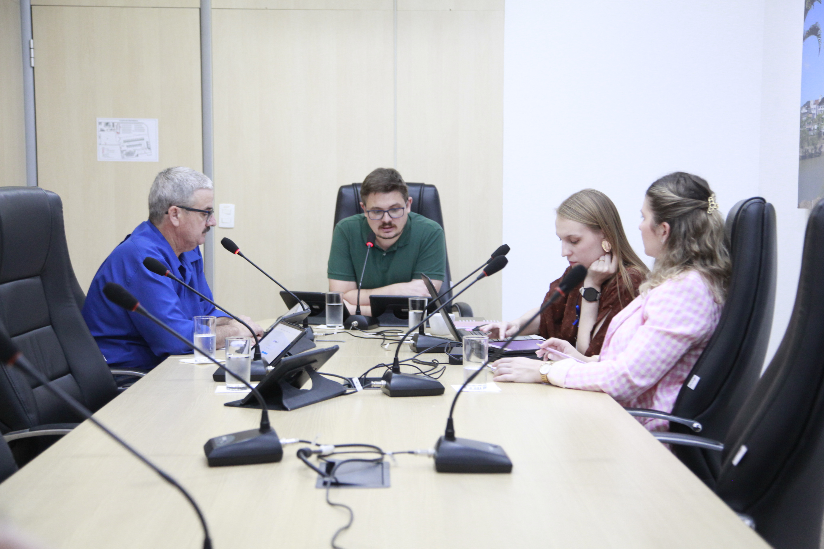 Comissões de Educação, Transportes e Turismo emitem pareceres favoráveis a dois projetos de lei