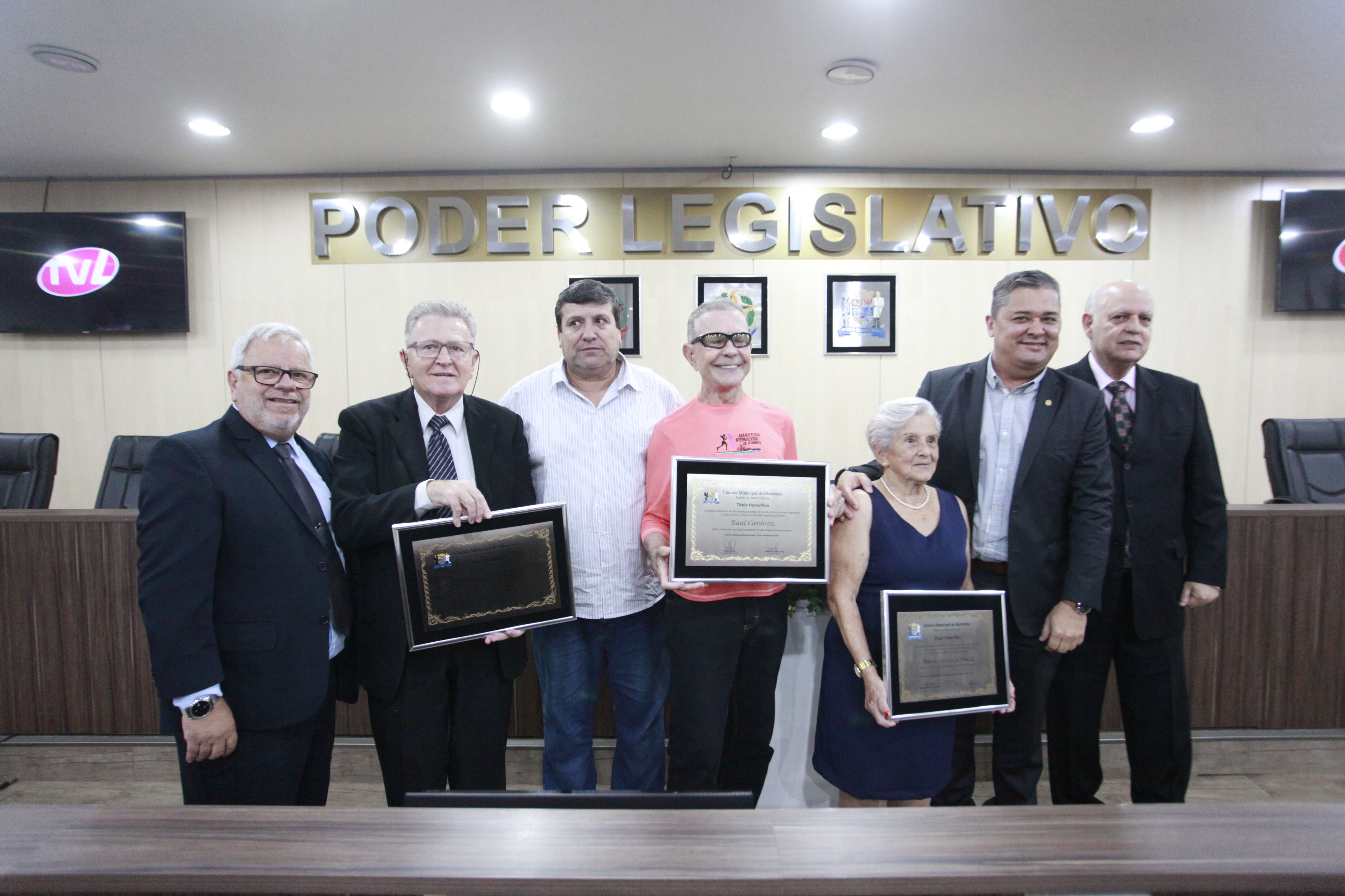 Câmara de Vereadores entrega Títulos de Cidadão Blumenauense a três personalidades