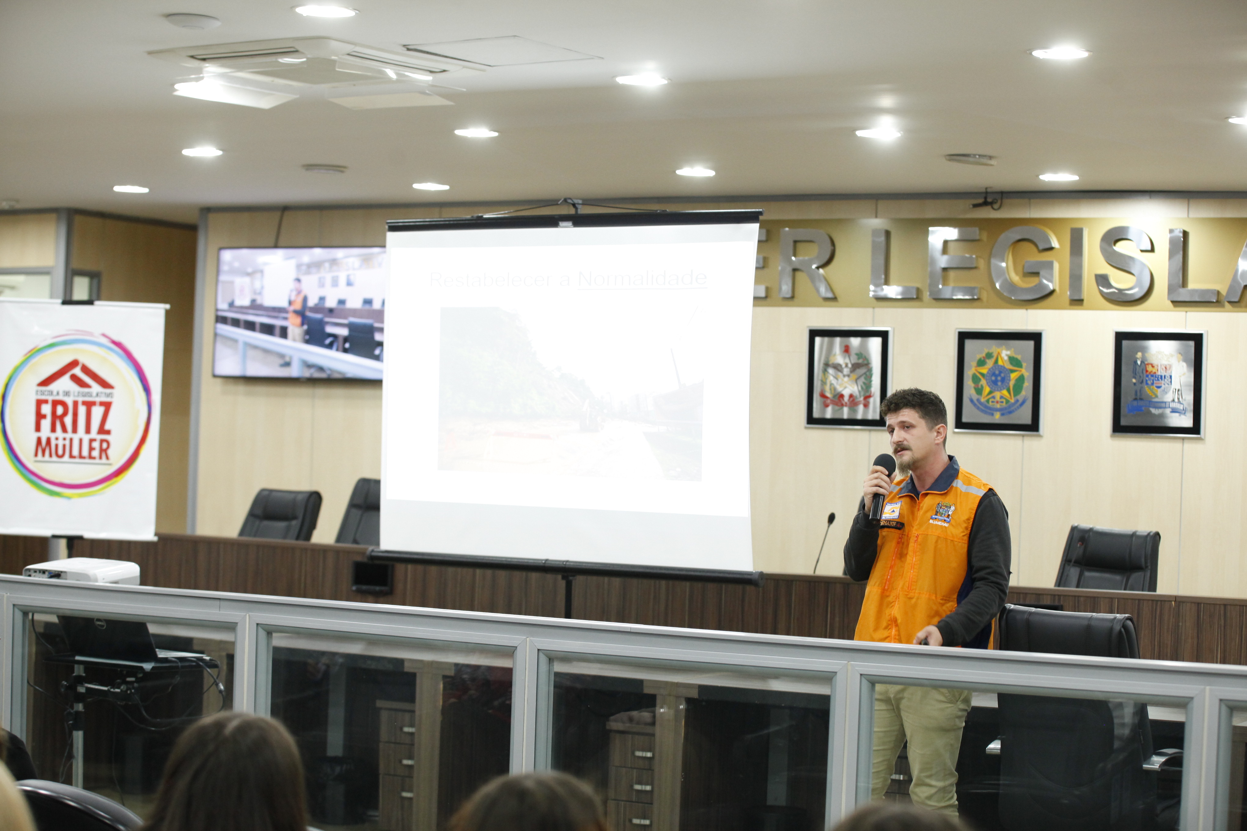 Escola do Legislativo e Cipa promovem palestra sobre prevenção a desastres naturais em alusão ao Julho Laranja 