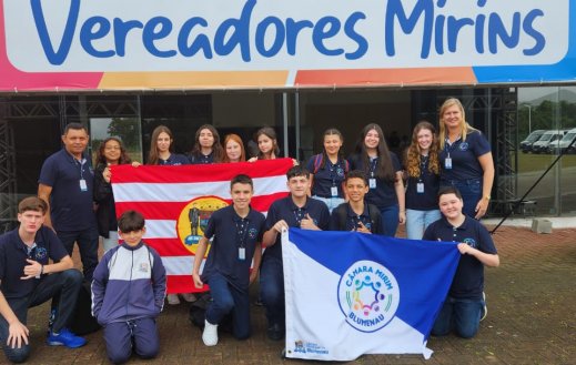 Câmara Mirim de Blumenau participa de Encontro Estadual de Vereadores Mirins em Florianópolis 