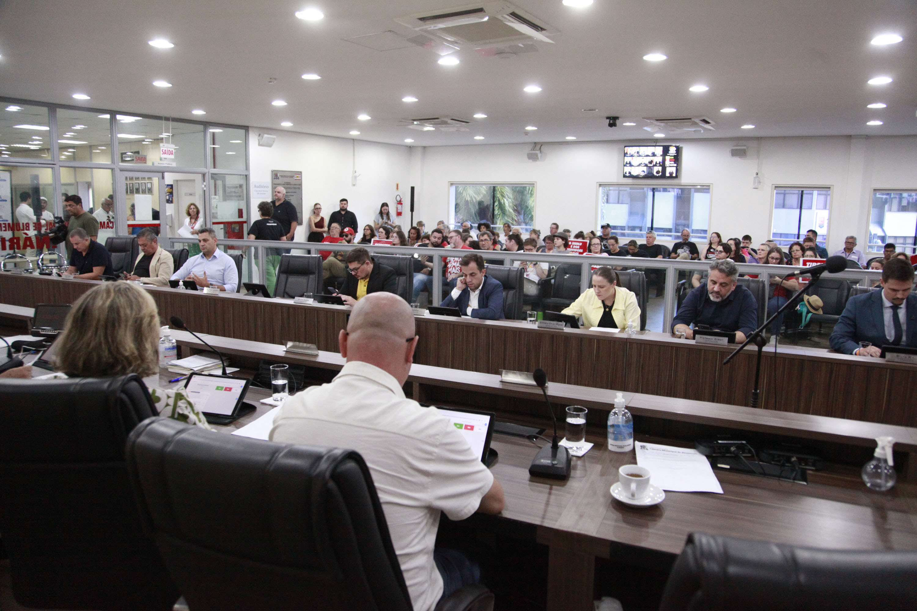 Confira o resumo dos pronunciamentos dos vereadores na sessão ordinária desta terça-feira (25)