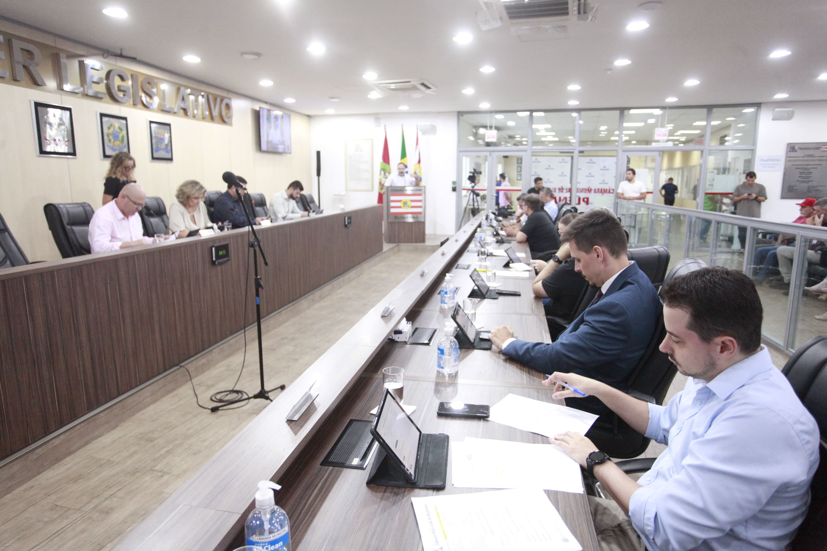 Vereadores aprovam moção que solicita ao Executivo a implementação de uma clínica veterinária municipal