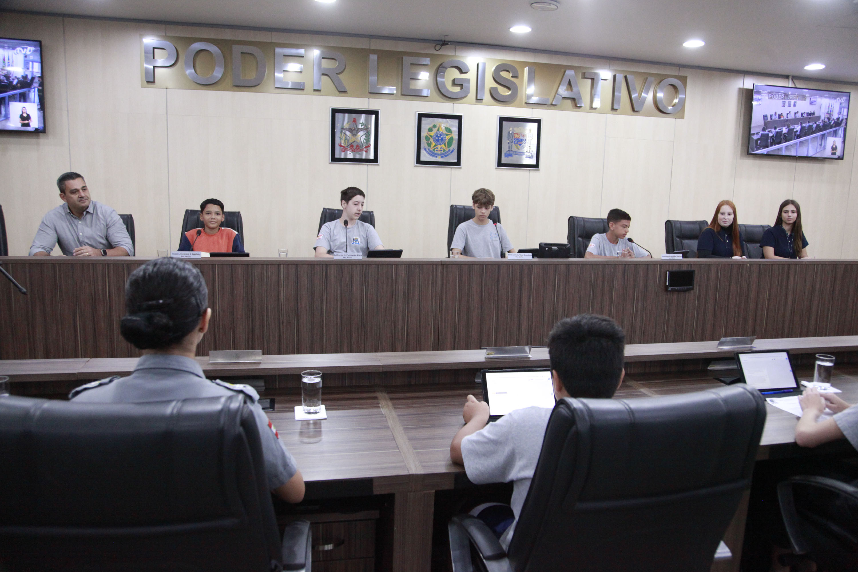 Vereadores mirins aprovam cinco requerimentos na primeira sessão ordinária do ano