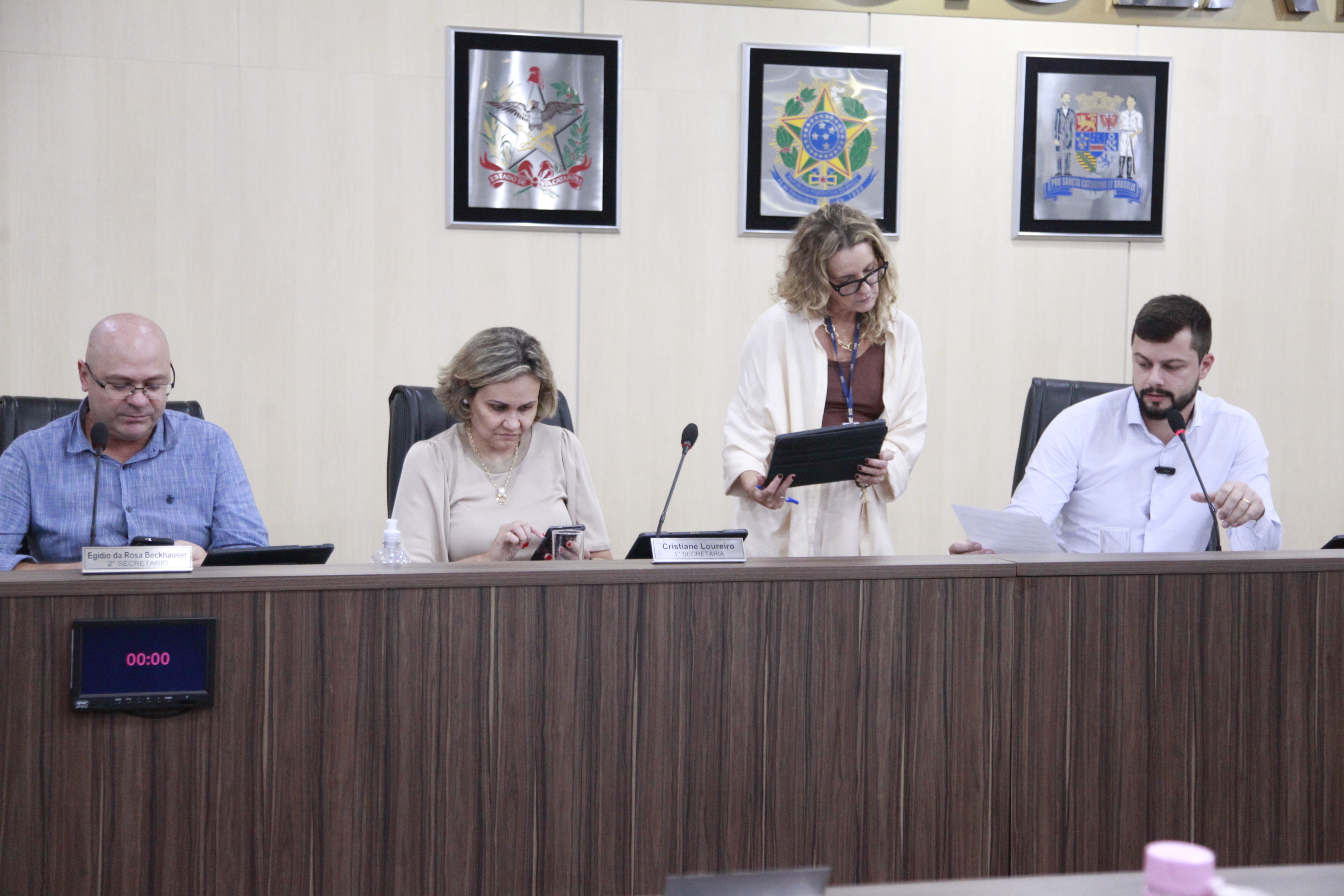 Confira os resumos dos pronunciamentos dos vereadores na sessão desta terça-feira (18) Confira os resumos dos pronunciamentos dos vereadores na sessão desta terça-feira (18)