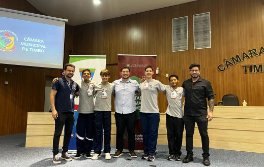 Vereadores mirins de Blumenau participam de seminário na Câmara Municipal de Timbó