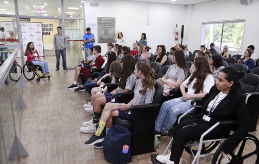 Inclusão e combate ao capacitismo são temas de palestra na Câmara de Blumenau
