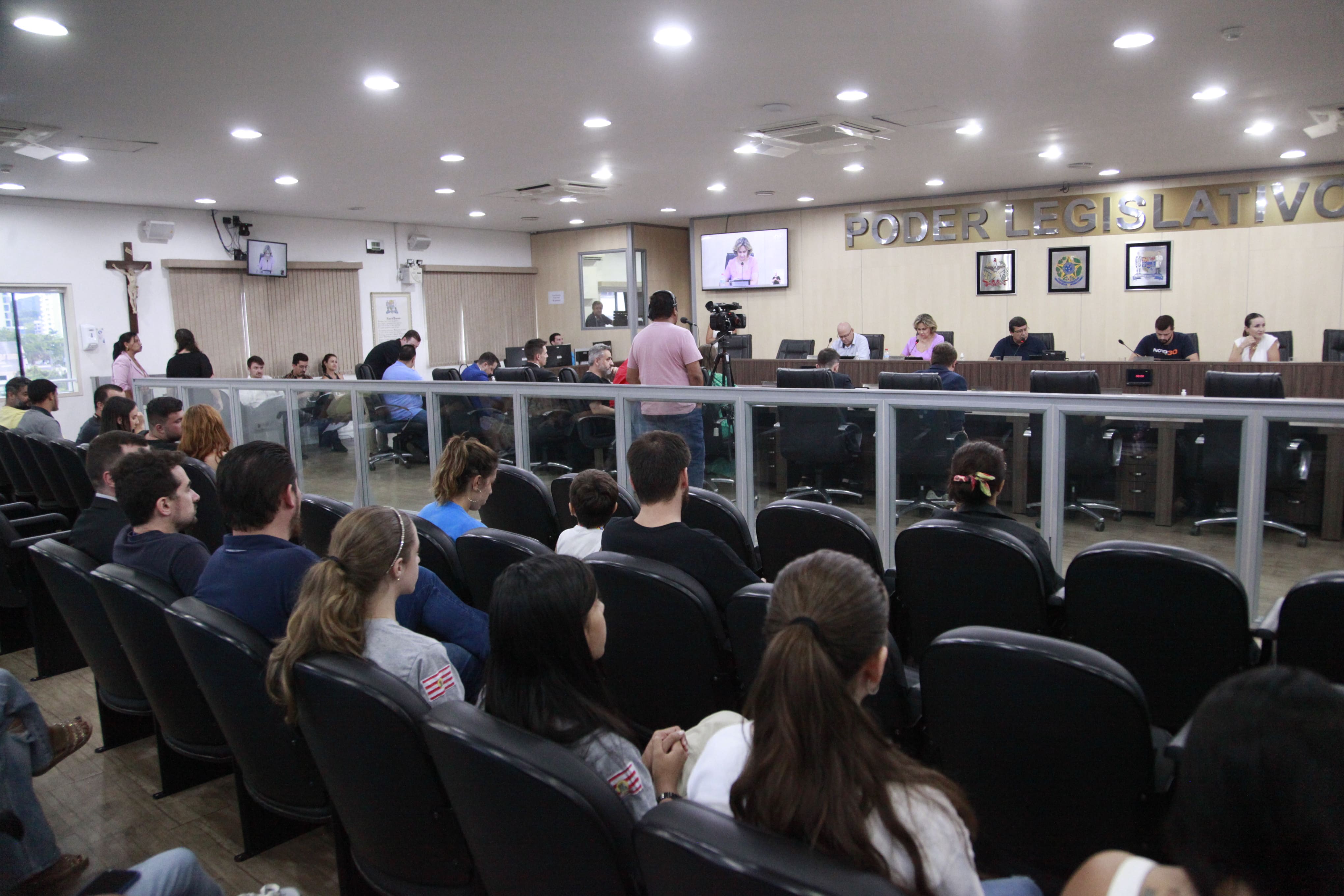 Confira aqui os projetos e proposições aprovados na sessão desta quinta-feira (27)