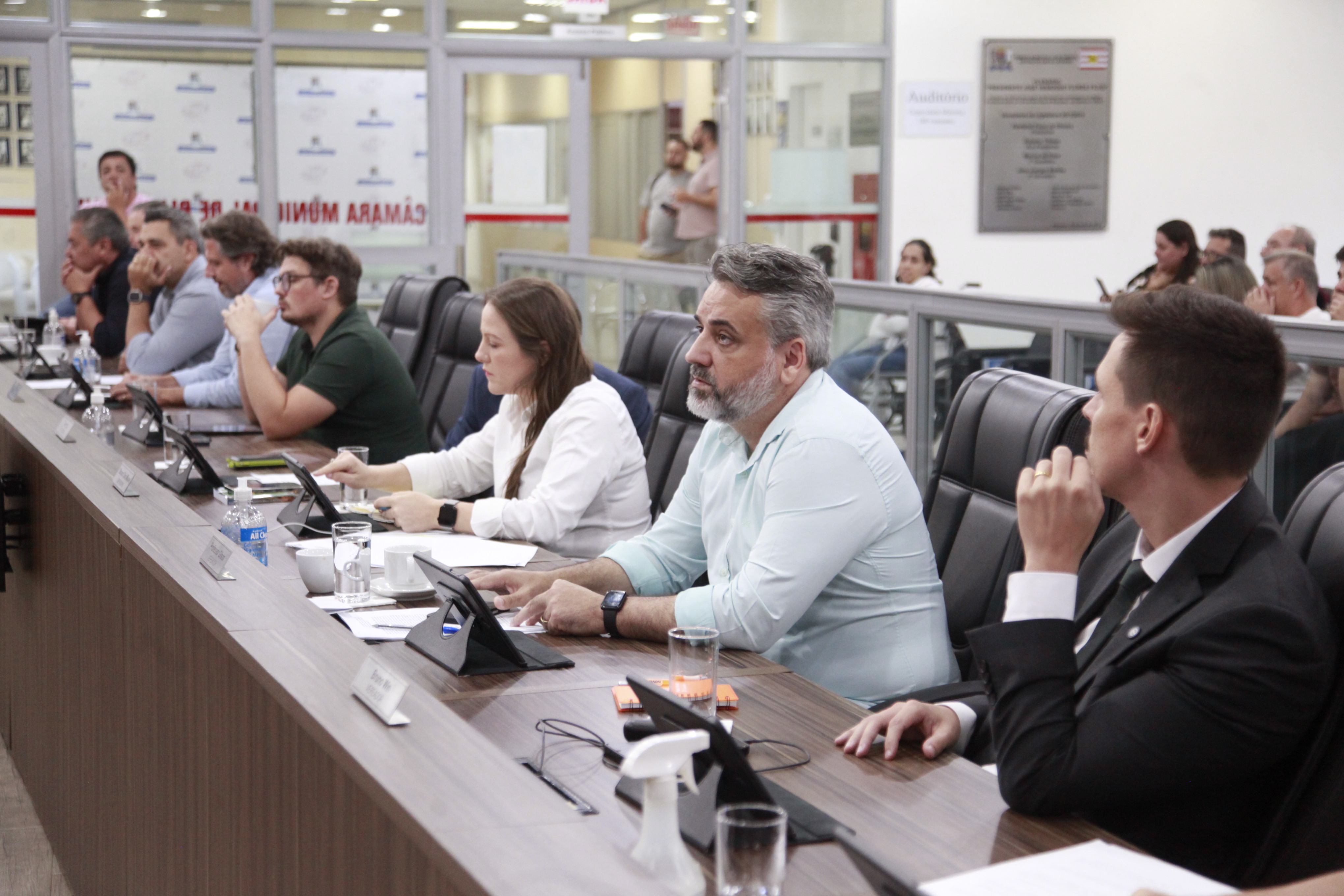 Vereadores aprovam divulgação de currículos de secretários municipais, diretores e gerentes no Portal da Transparência