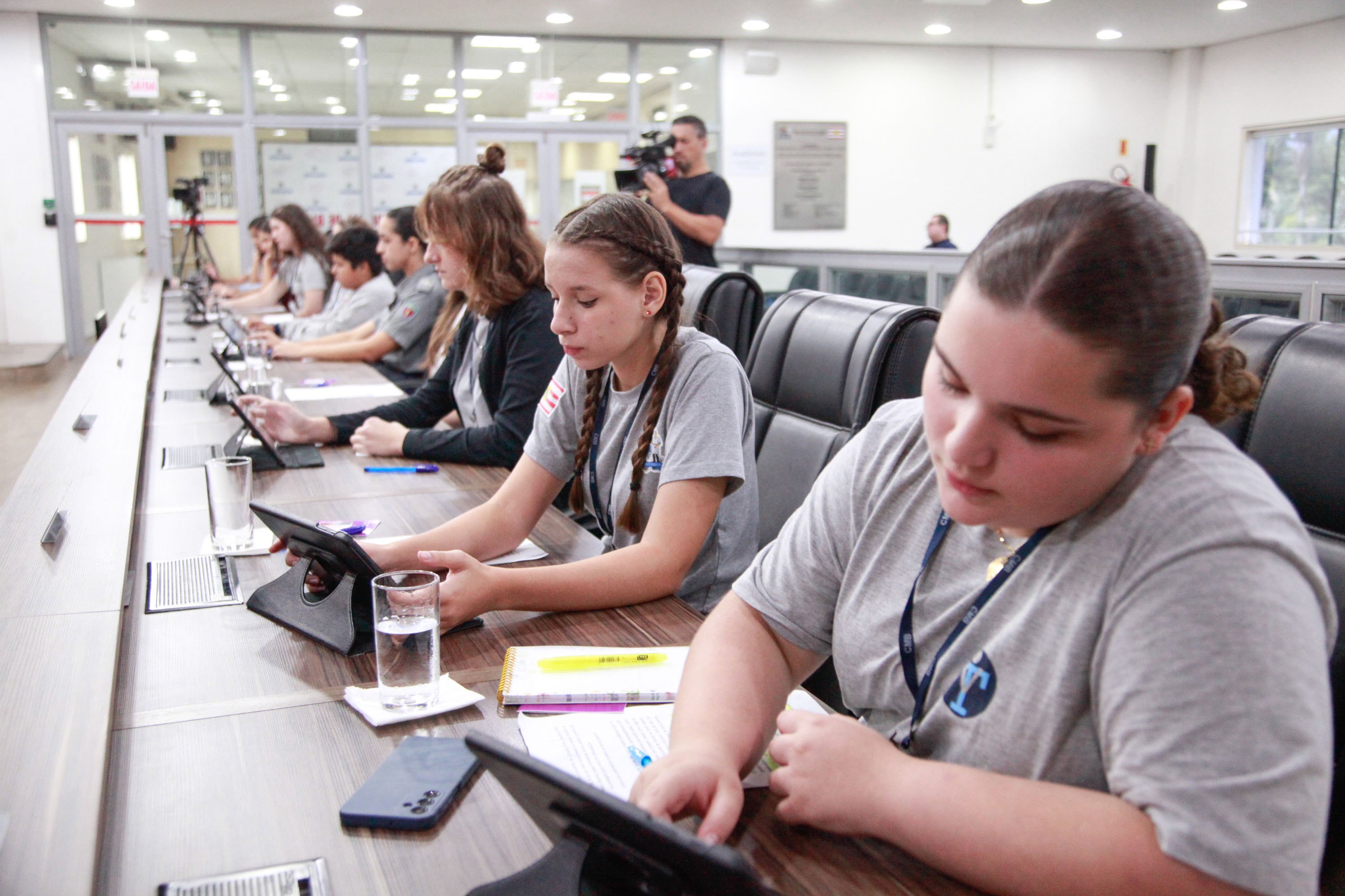Vereadores mirins aprovam requerimentos de melhorias para escolas e entorno 