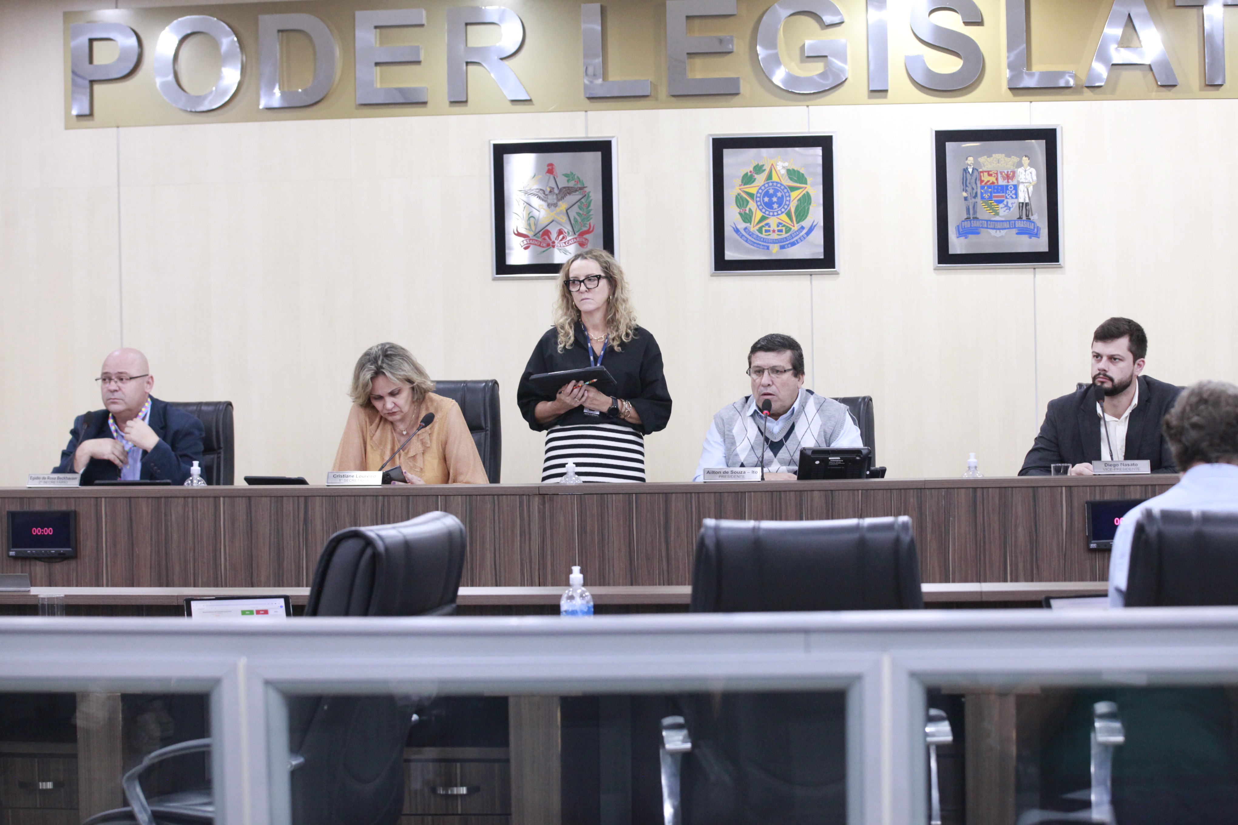 Vereadores aprovam projeto que garante benefícios para pessoas com autismo em eventos do município