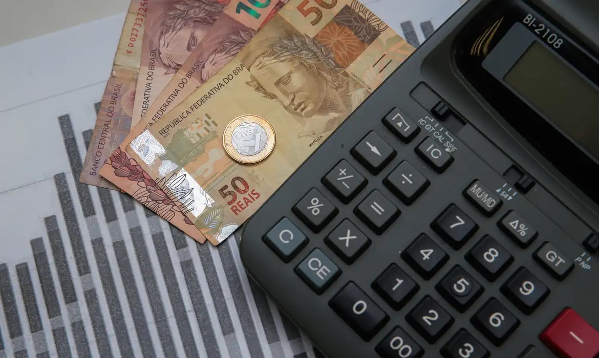 Câmara de Blumenau aprova projeto que reduz imposto sobre serviços dos setores de entretenimento e lazer Câmara de Blumenau aprova projeto que reduz imposto sobre serviços dos setores de entretenimento e lazer
