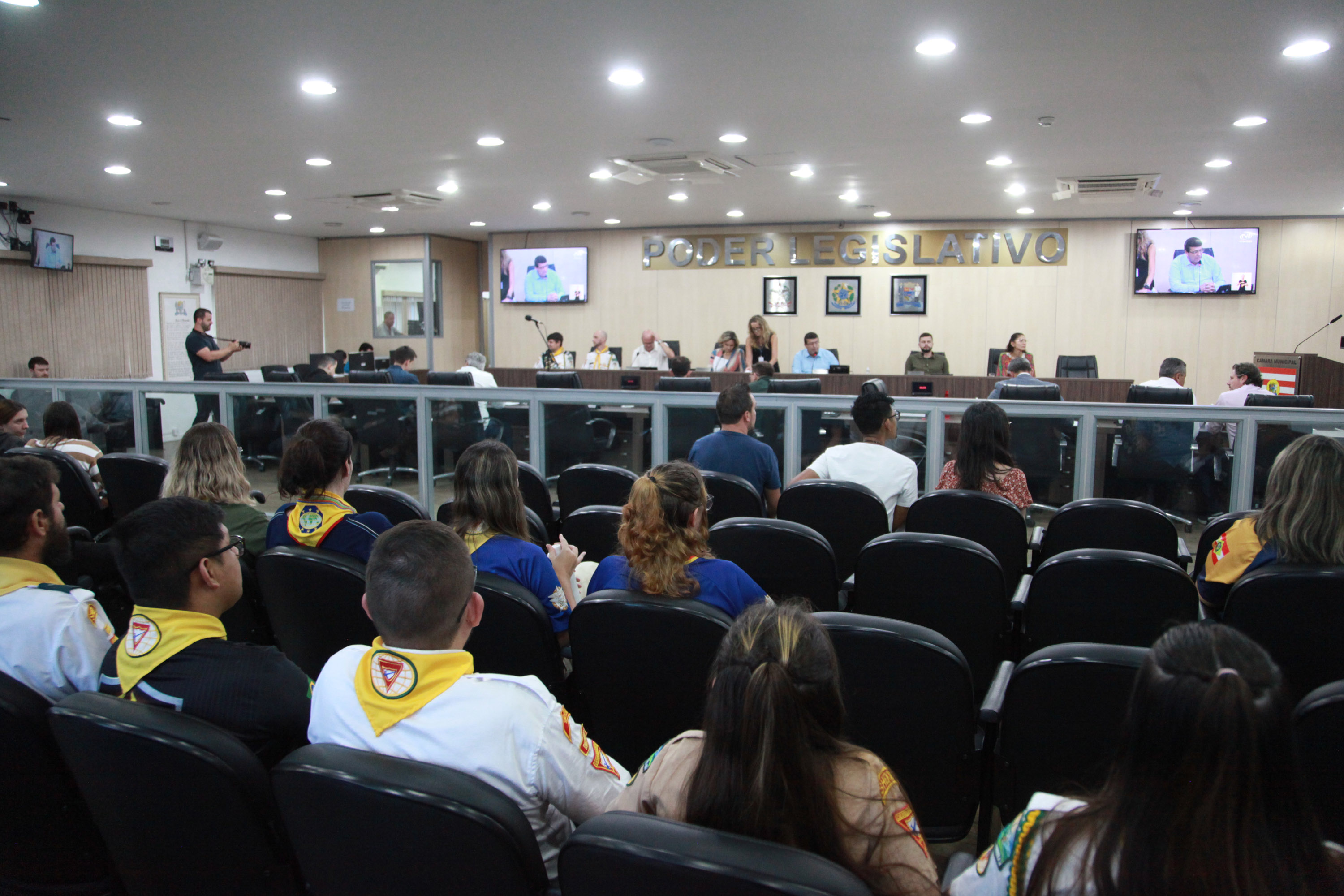 Confira os projetos e proposições aprovados na sessão desta quinta-feira (17)