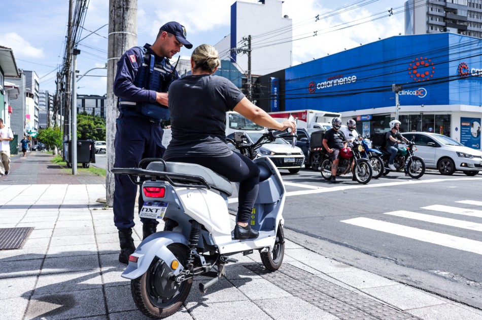 Câmara de Blumenau vai debater o uso de ciclomotores, bicicletas elétricas e autopropelidos   
