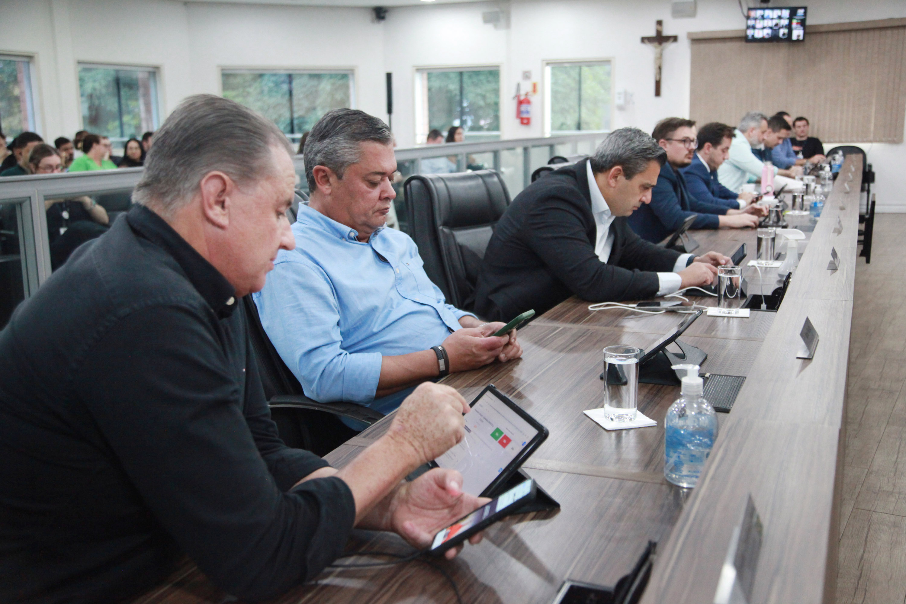 Confira o resumo dos pronunciamentos dos vereadores na sessão ordinária desta quinta-feira (8) Confira o resumo dos pronunciamentos dos vereadores na sessão ordinária desta quinta-feira (8)