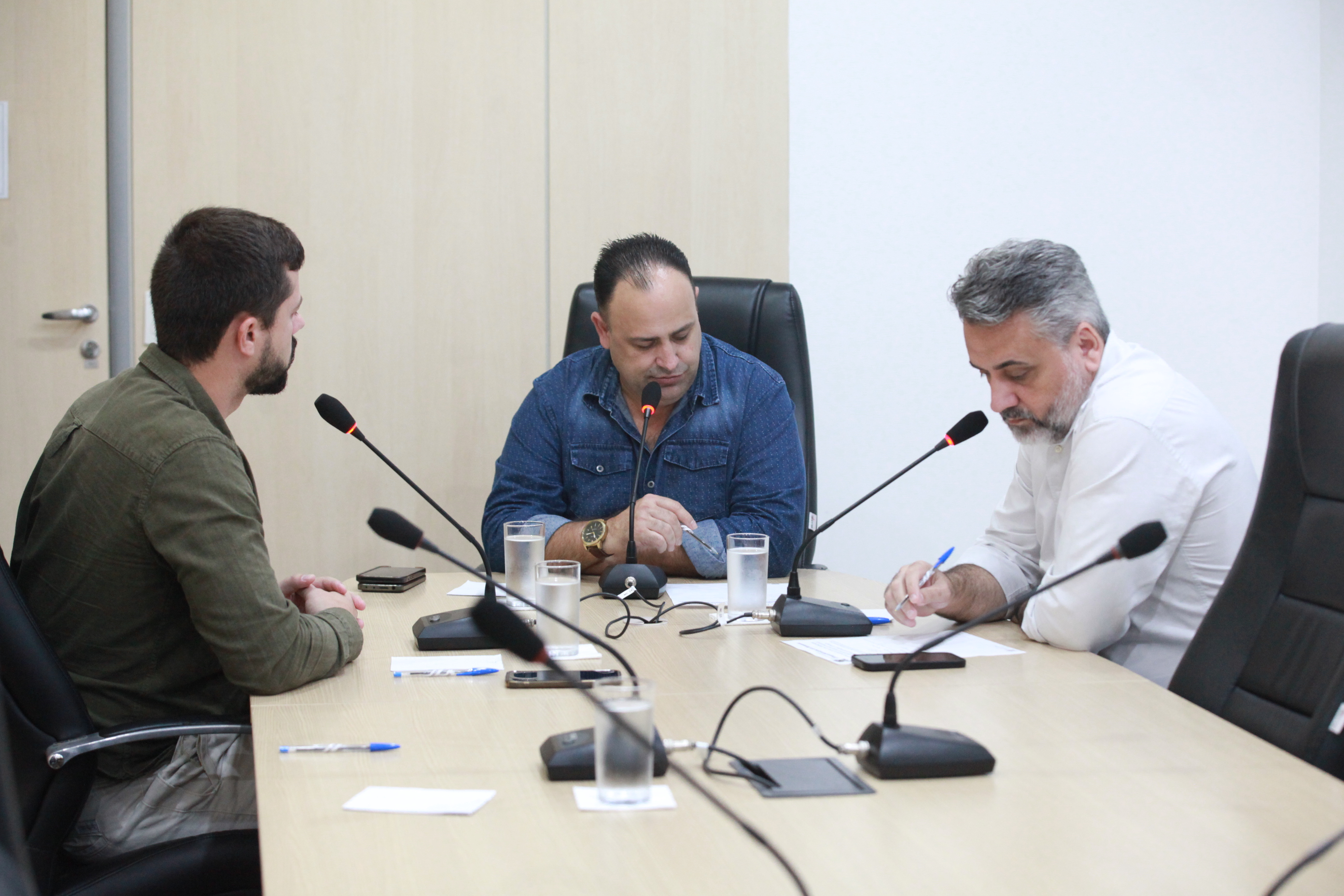 Comissão Temporária de Telefonia da Câmara elege cargos e define plano de trabalho em primeira reunião