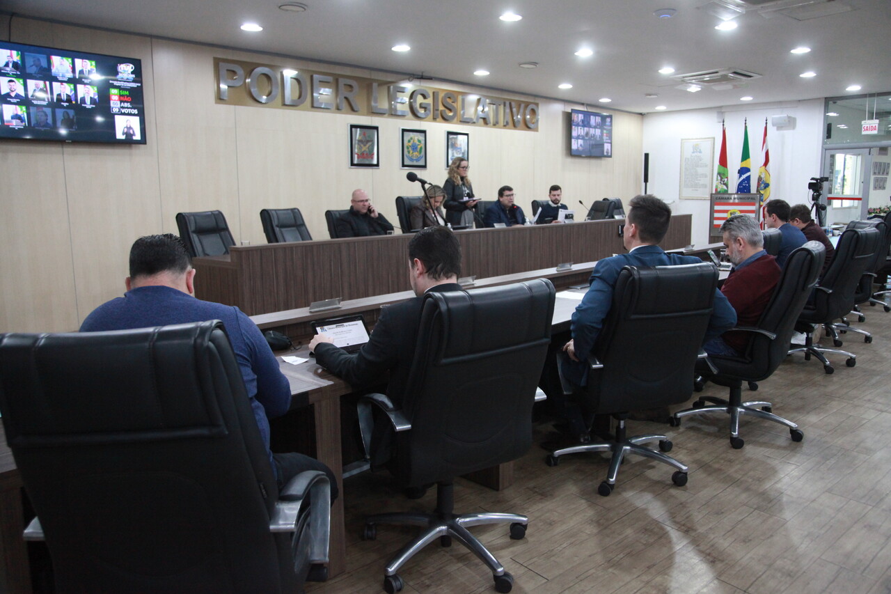 Câmara aprova reforma administrativa da Prefeitura de Blumenau com foco em eficiência e modernização