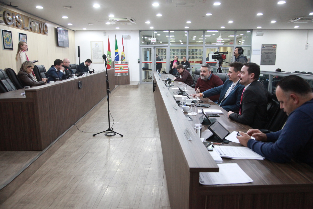 Confira os projetos e proposições aprovados na sessão desta terça-feira (24)