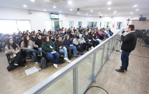Câmara de Blumenau sedia Conferência Regional de Vereadores Mirins com foco na segurança nas escolas