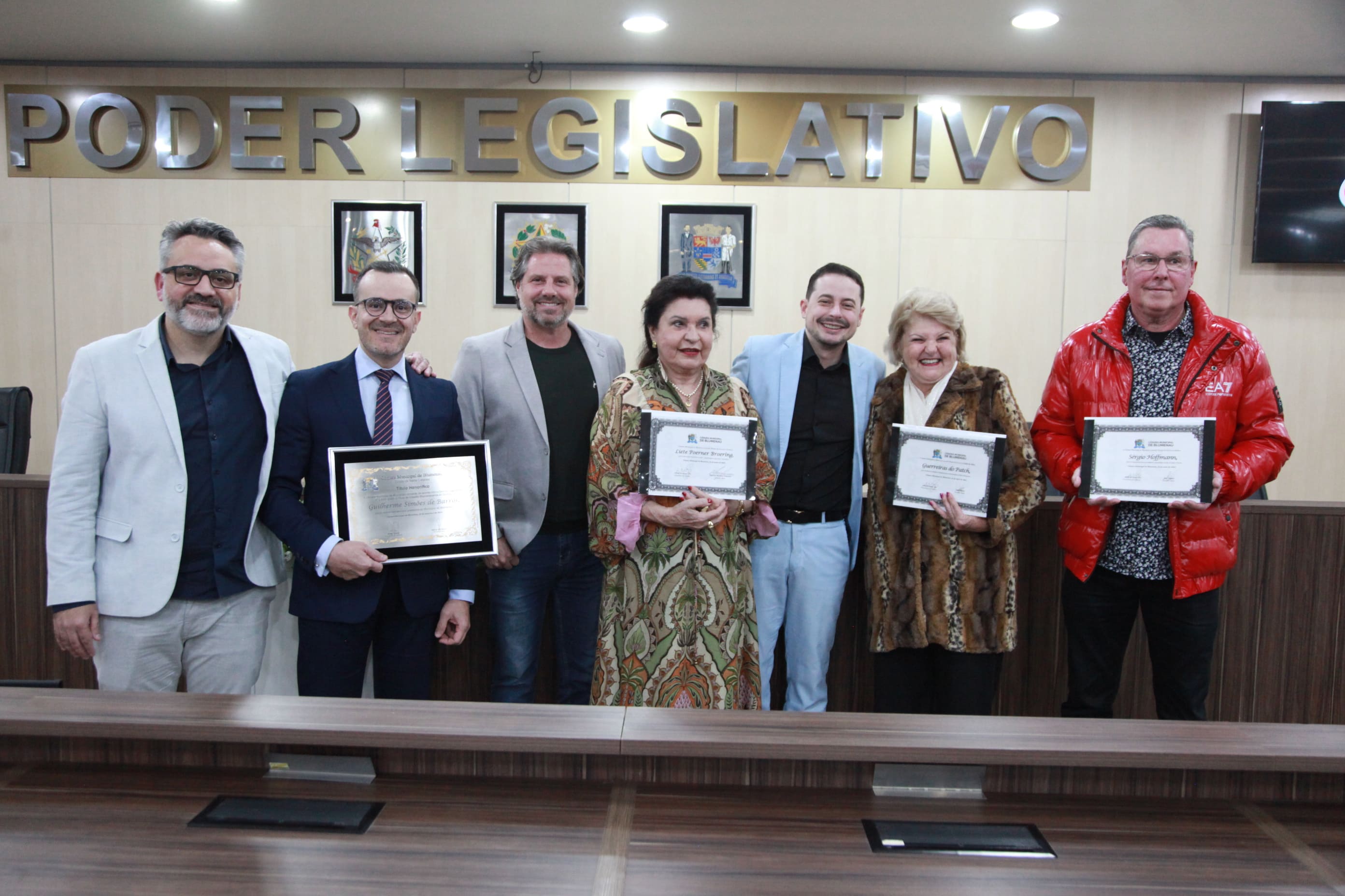 Câmara entrega Título de Cidadão Blumenauense e moções de louvor para quatro personalidades da cidade   