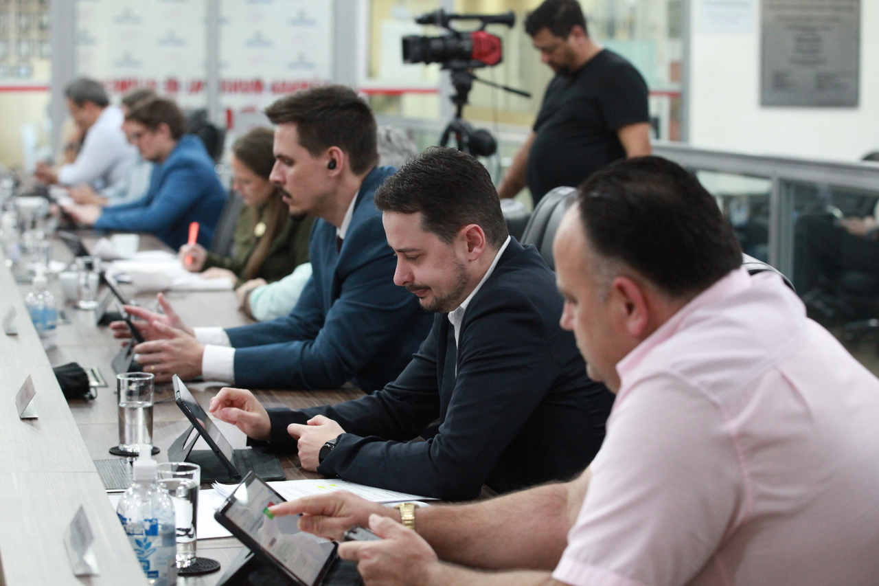 Câmara aprova projetos voltados à população LGBTQIA e modernização de incentivos fiscais