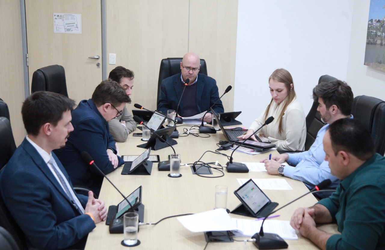 CCJ e Comissão de Finanças analisam matérias em tramitação na Câmara de Blumenau