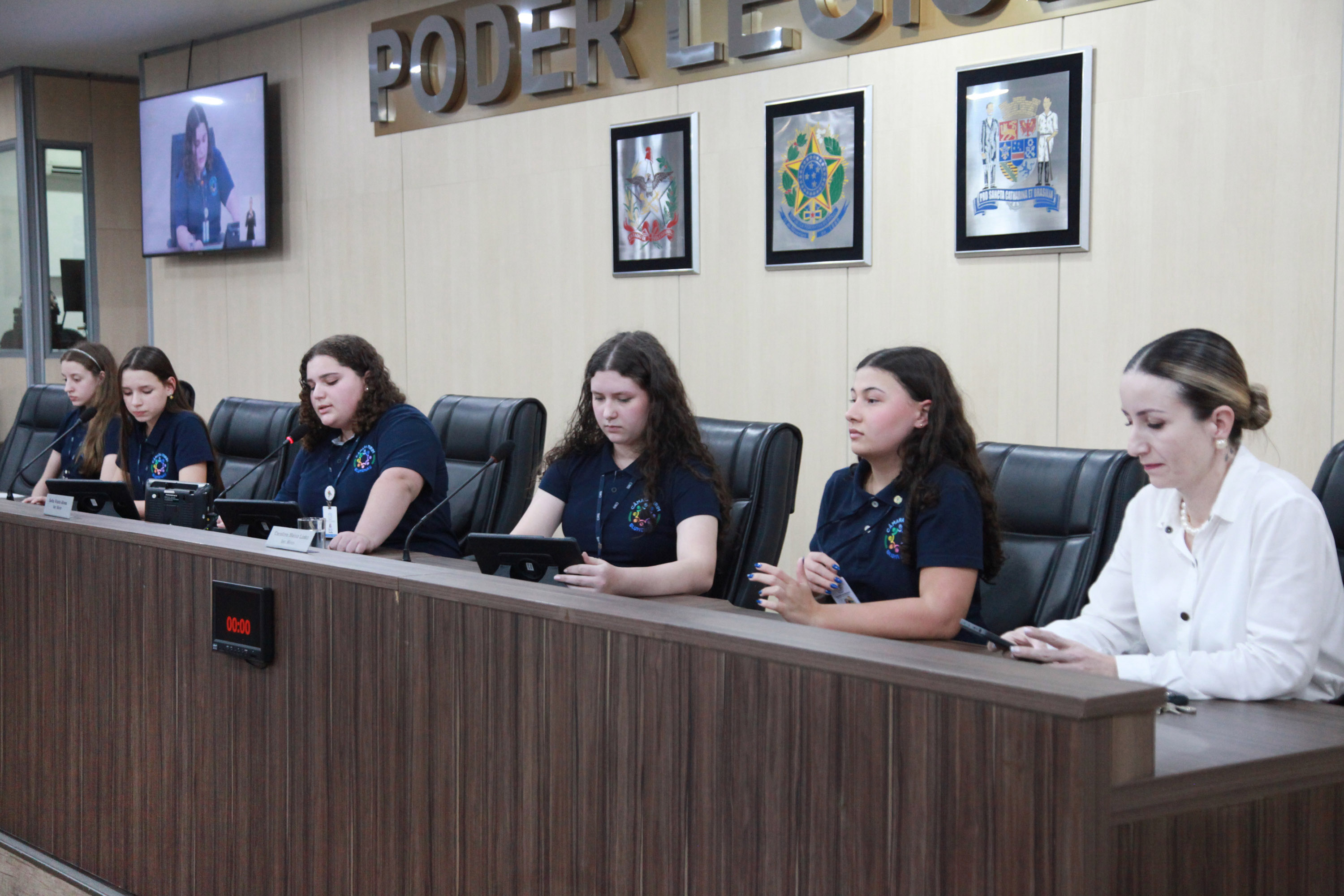 Câmara Mirim realiza primeira sessão sob comando da nova Mesa Diretora composta exclusivamente por mulheres