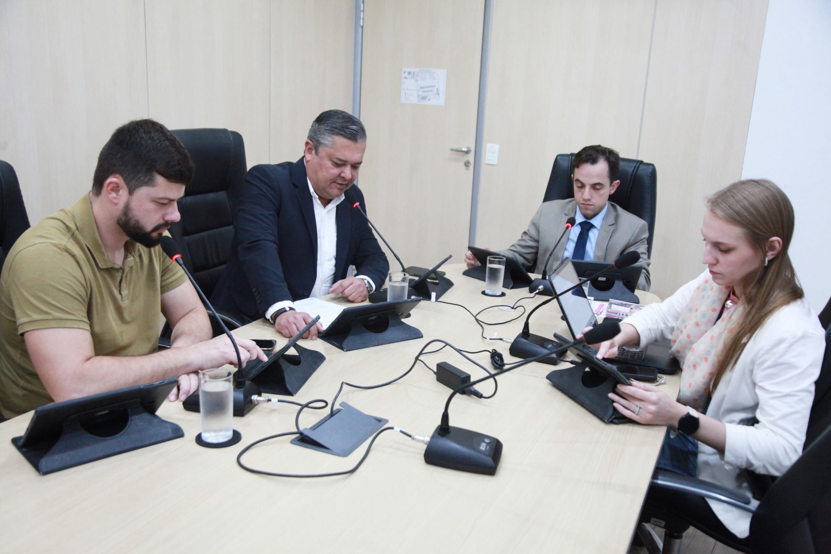 Comissões de Educação, Transportes e Turismo aprovam sete propostas e preparam matérias para votação em plenário