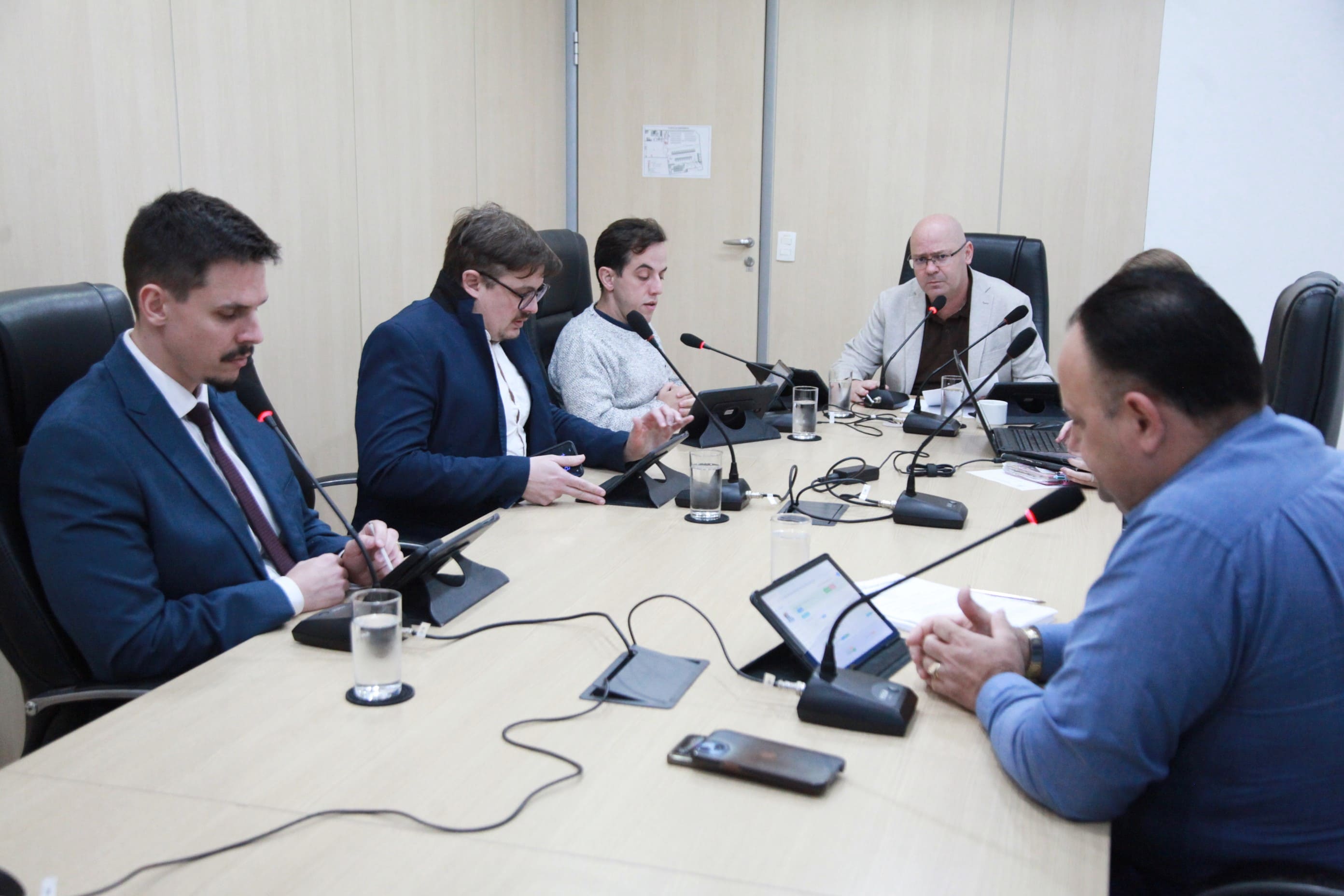 CCJ e Comissão de Finanças dão aval a 15 propostas nesta terça-feira