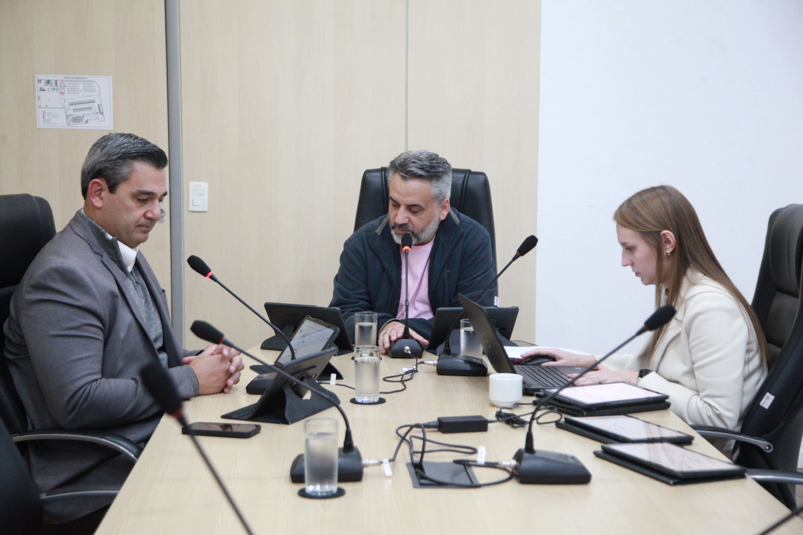 Comissões de Educação, Transportes e Turismo aprovam dois projetos e liberam para votação em plenário