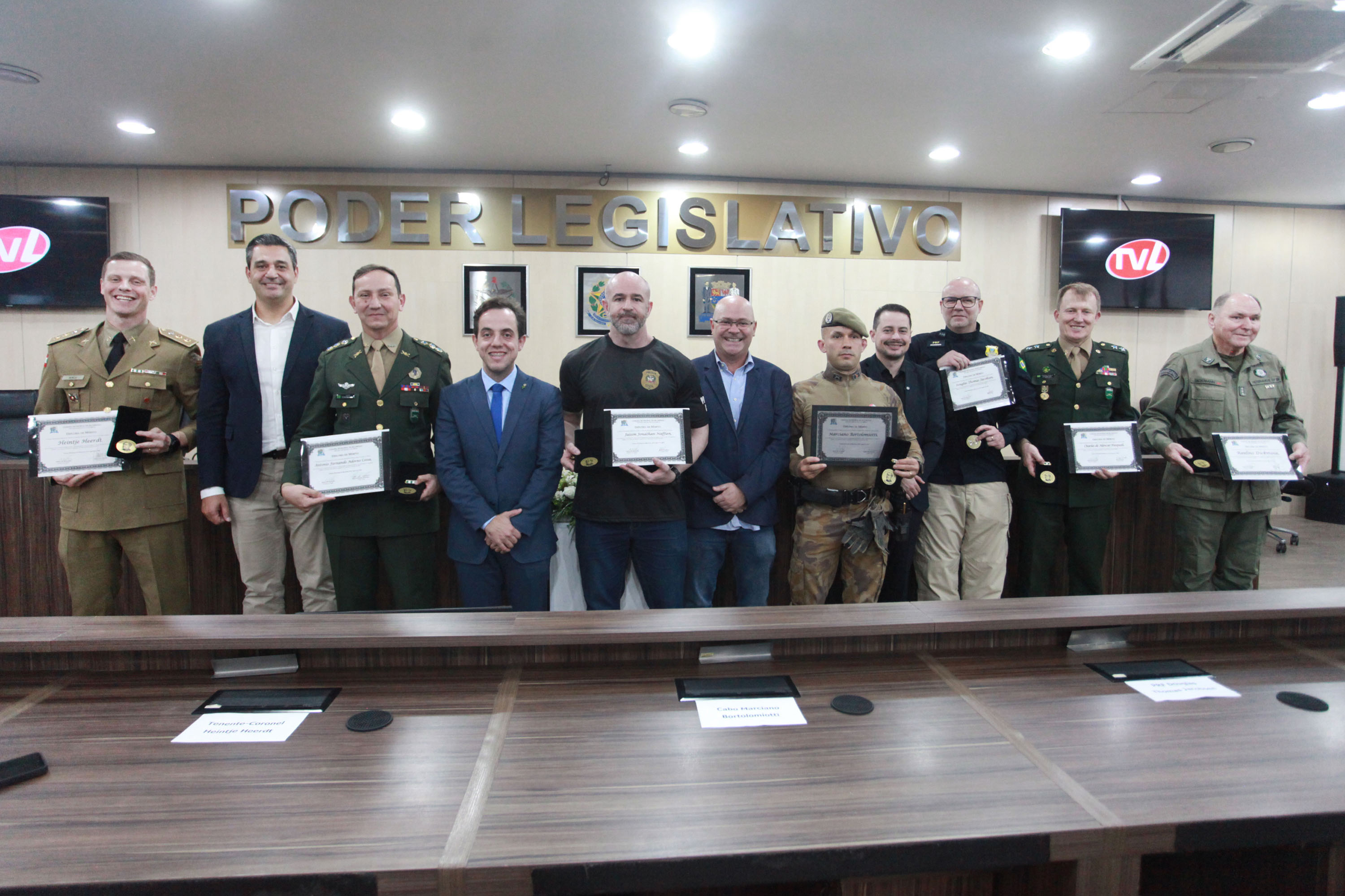 Sessão solene entrega Comenda Duque de Caxias a personalidades da segurança pública em Blumenau