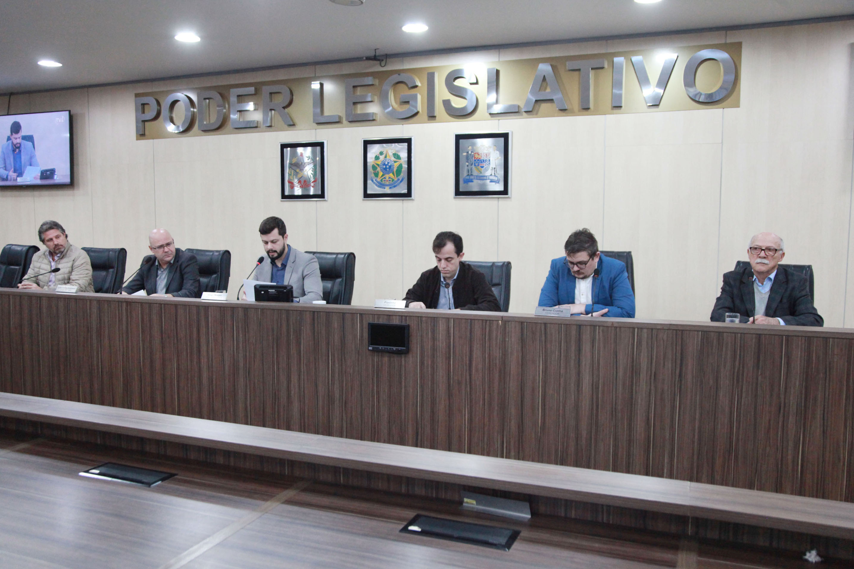 Empresas são ouvidas pela CPI sobre sistema de esgotamento sanitário e consultoria econômica 