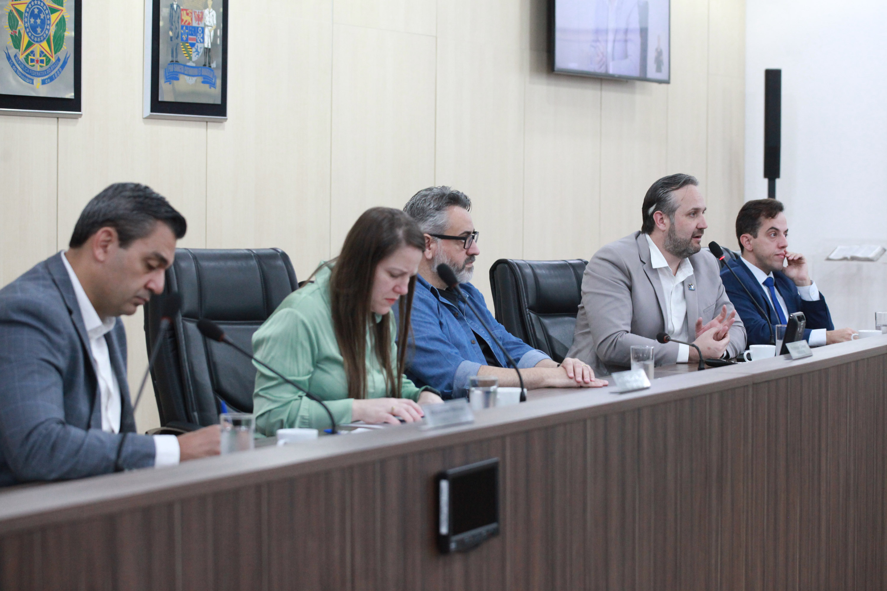 Secretaria de Saúde de Blumenau apresenta panorama e novas ações em reunião de Comissão da Câmara