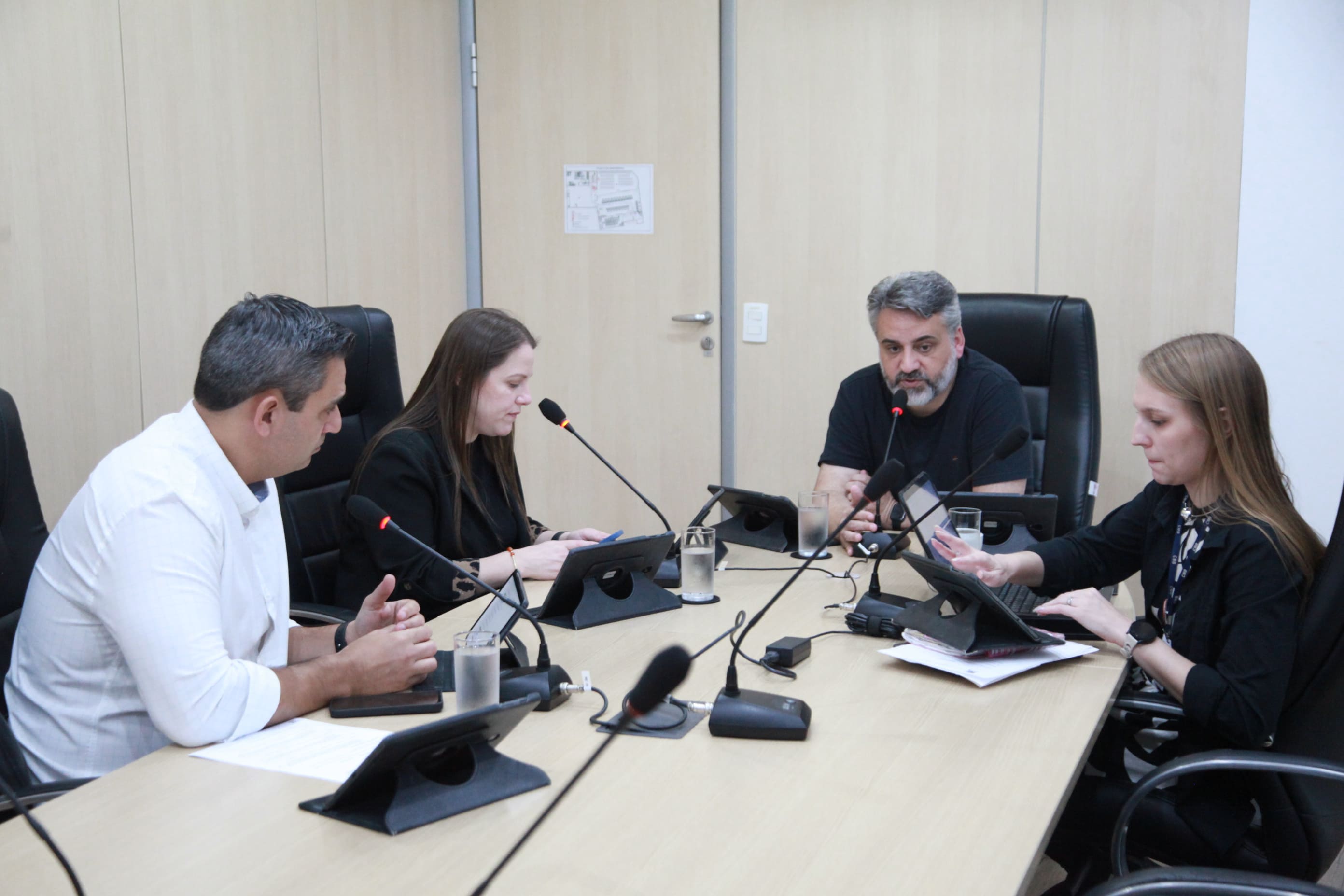 Comissões de Educação e Transportes aprovam quatro projetos de lei