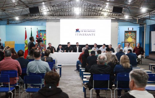 Comunidade lota sessão itinerante da Câmara no bairro Escola Agrícola