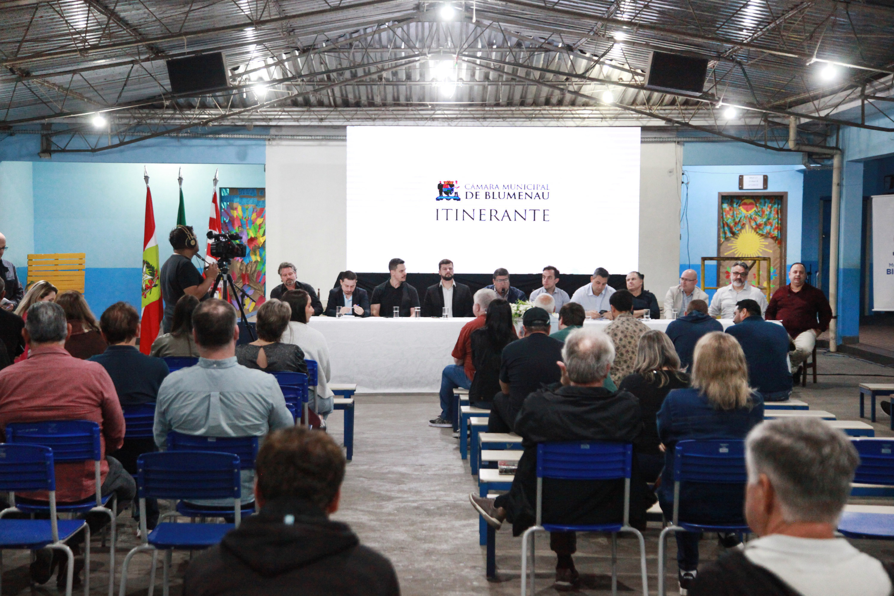 Comunidade lota sessão itinerante da Câmara no bairro Escola Agrícola