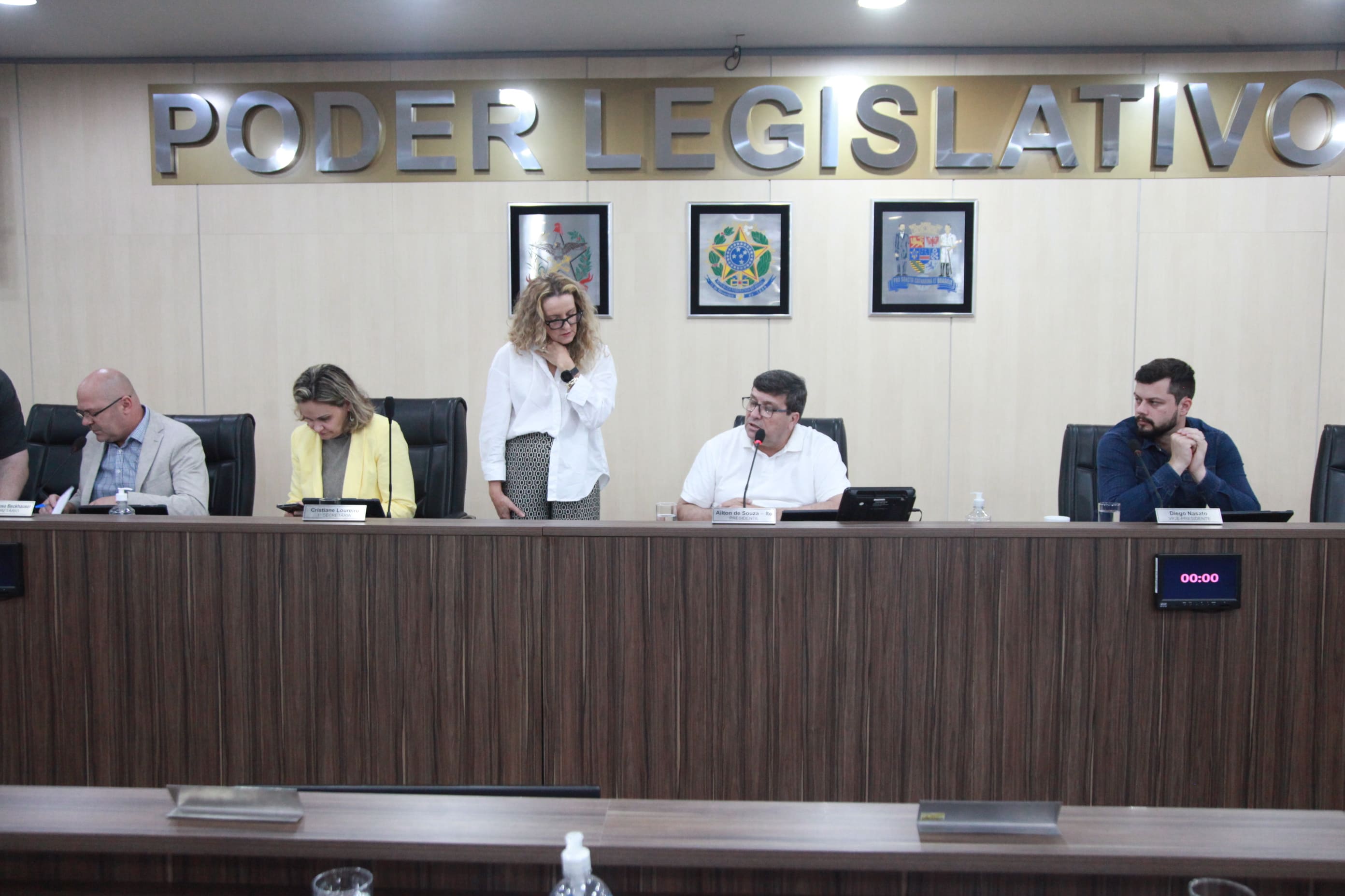 Confira os projetos e proposições aprovados na sessão desta quinta-feira (2)