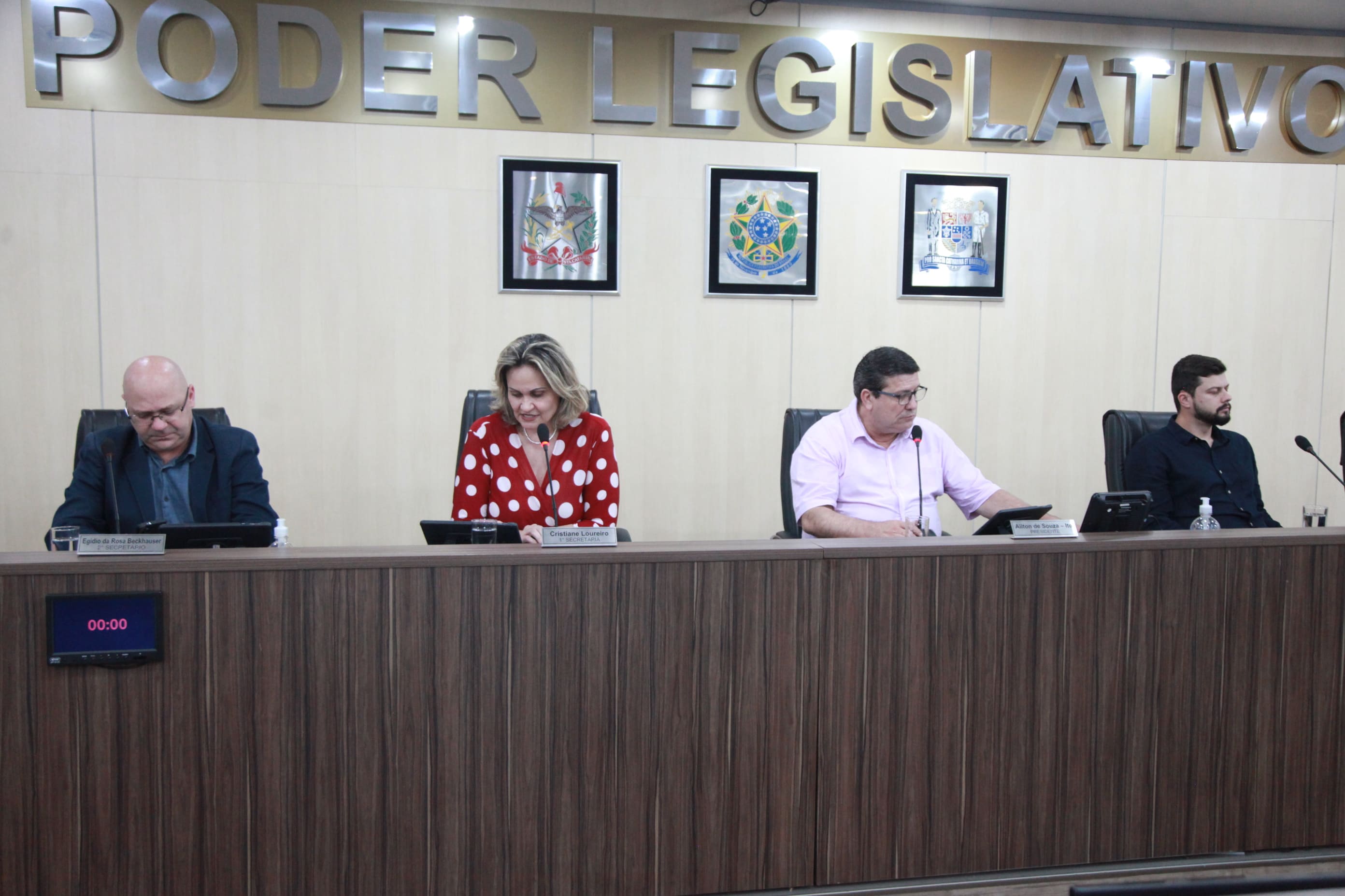 Confira os projetos e proposições aprovados na sessão desta terça-feira (14)