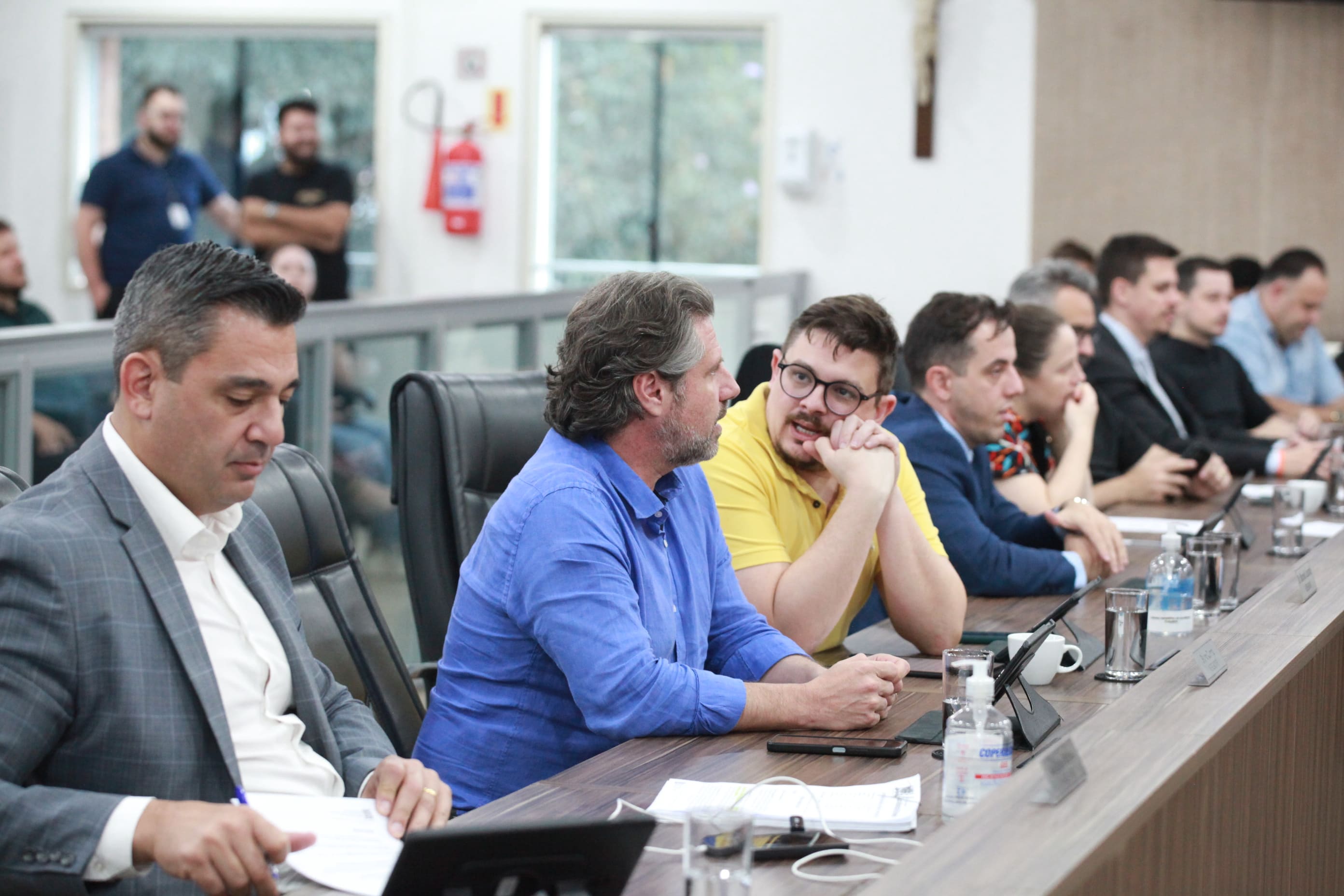 Vereadores cobram regularização dos repasses às creches conveniadas e aprovam crédito para garantir pagamentos