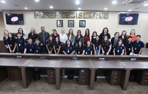 Câmara Mirim celebra o Dia do Professor com homenagem a educadores que inspiram gerações