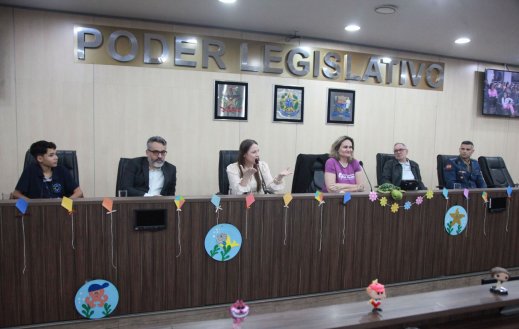 Câmara de Blumenau oficializa Procuradoria da Criança e Adolescente em solenidade emocionante