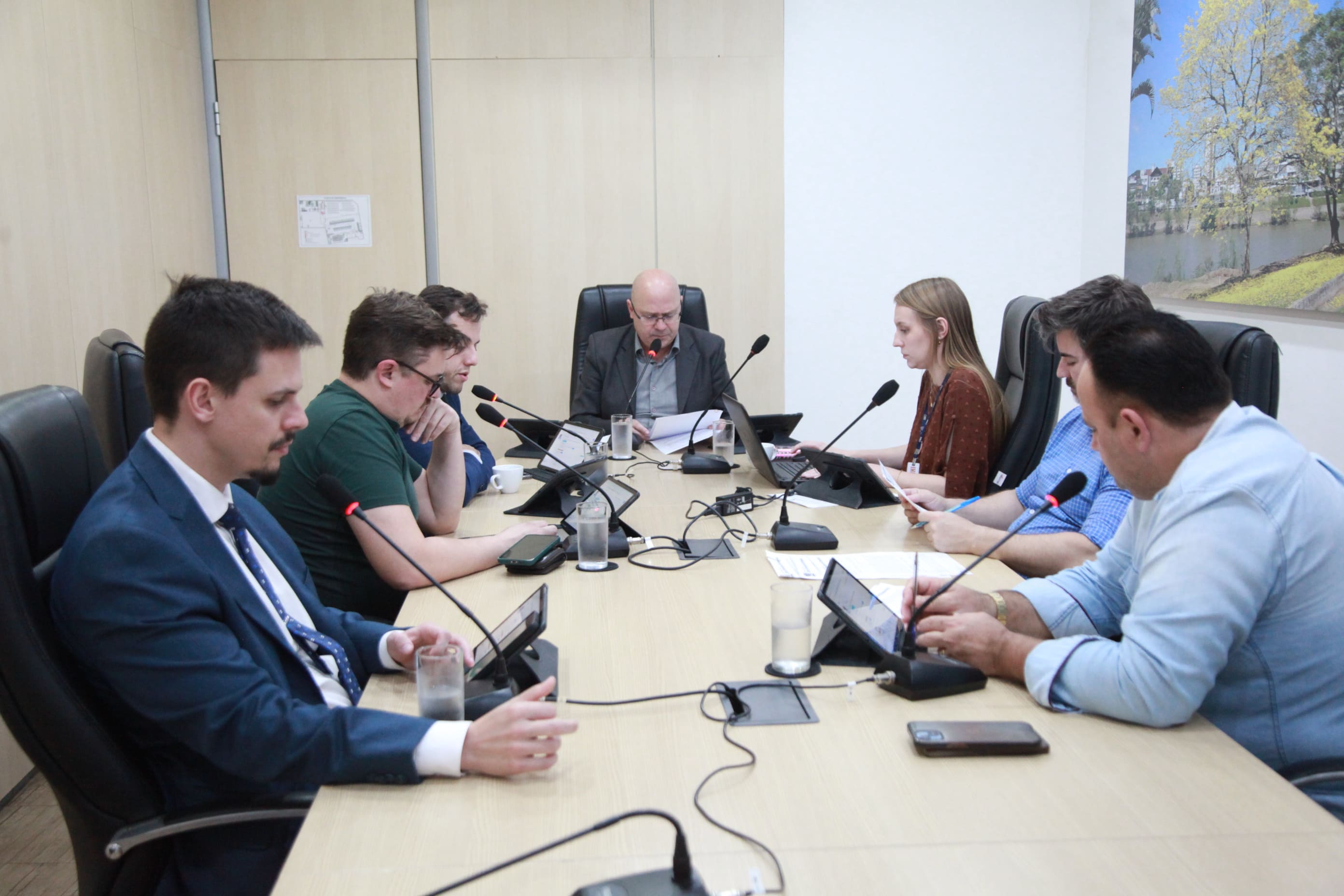 Comissões de Constituição e Justiça e Finanças deliberam sobre projetos e emenda