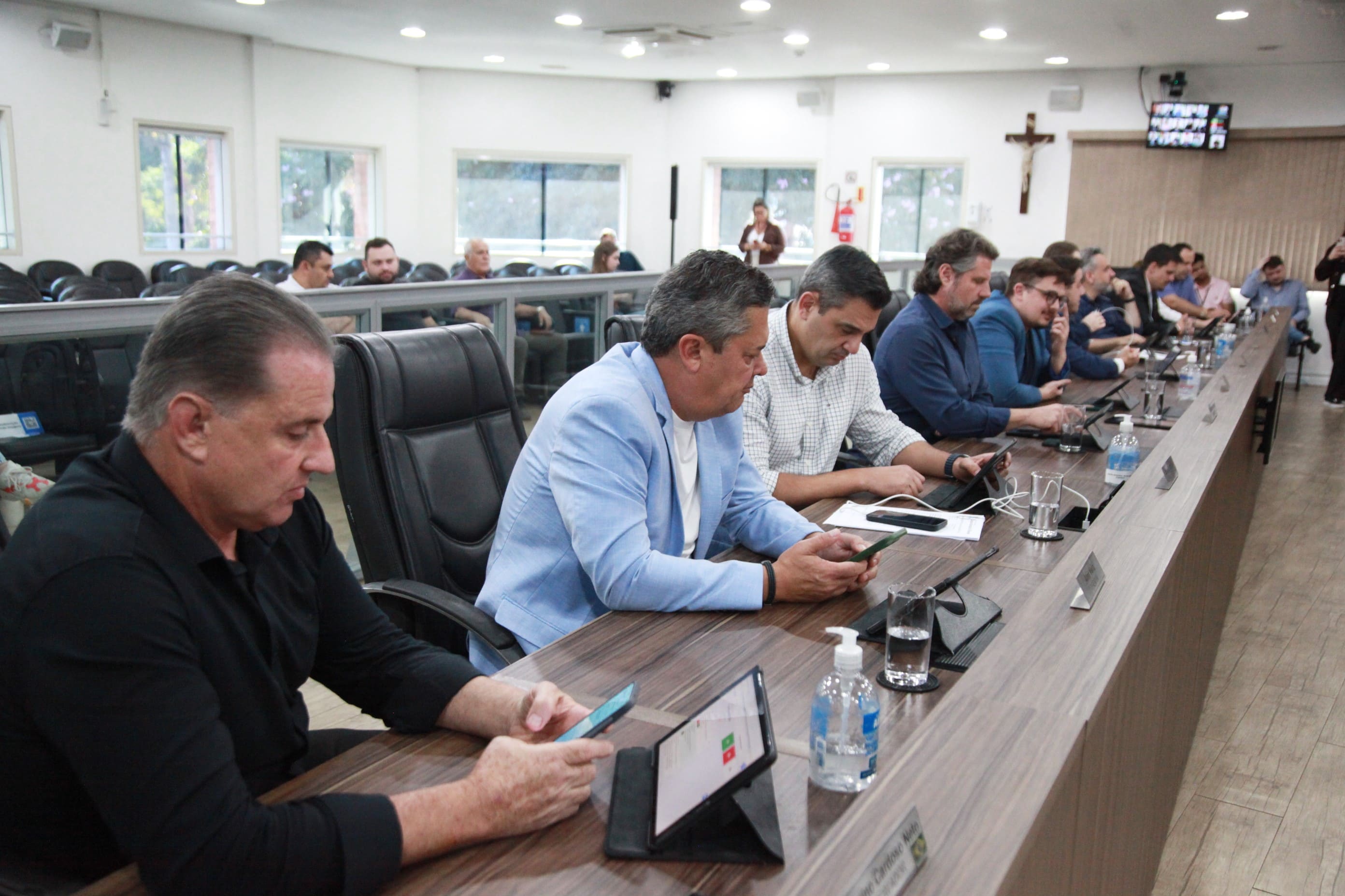 Confira os projetos e proposições aprovados na sessão desta terça-feira (4)