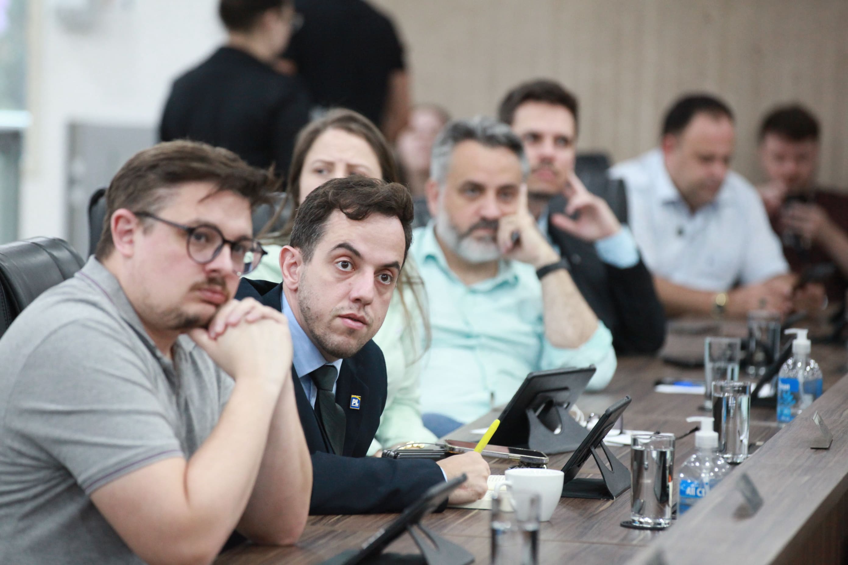 Confira os projetos e proposições aprovados na sessão desta quinta-feira (6)