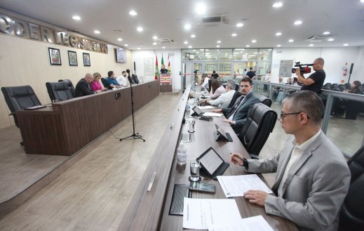 Câmara rejeita veto do Executivo e mantém projeto que amplia acesso a medicamentos pelo SUS