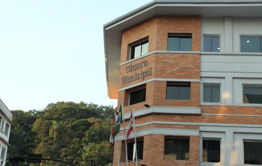 Câmara de Blumenau mantém atendimento à comunidade e atividades administrativas neste mês de janeiro