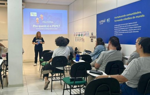 Procuradoria da Criança ministra palestra sobre prevenção e cultura de proteção em escola de Blumenau