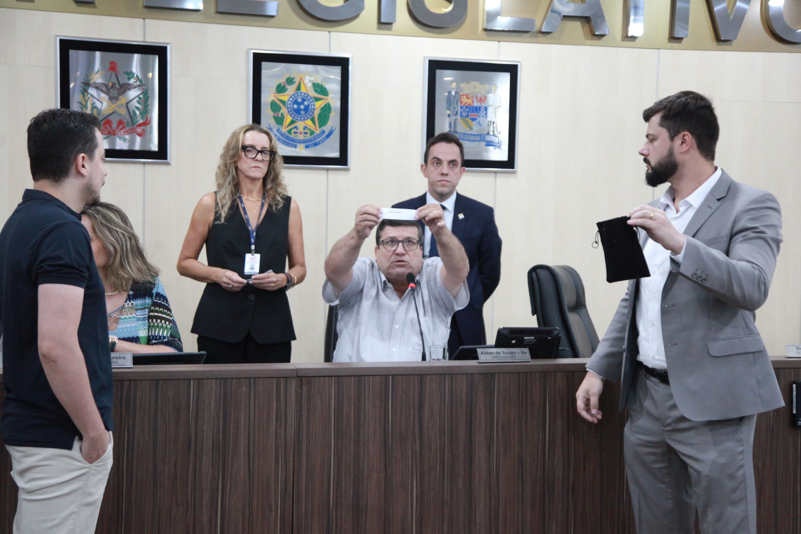 Câmara de Blumenau instaura Comissão Processante após aprovação de denúncia em plenário