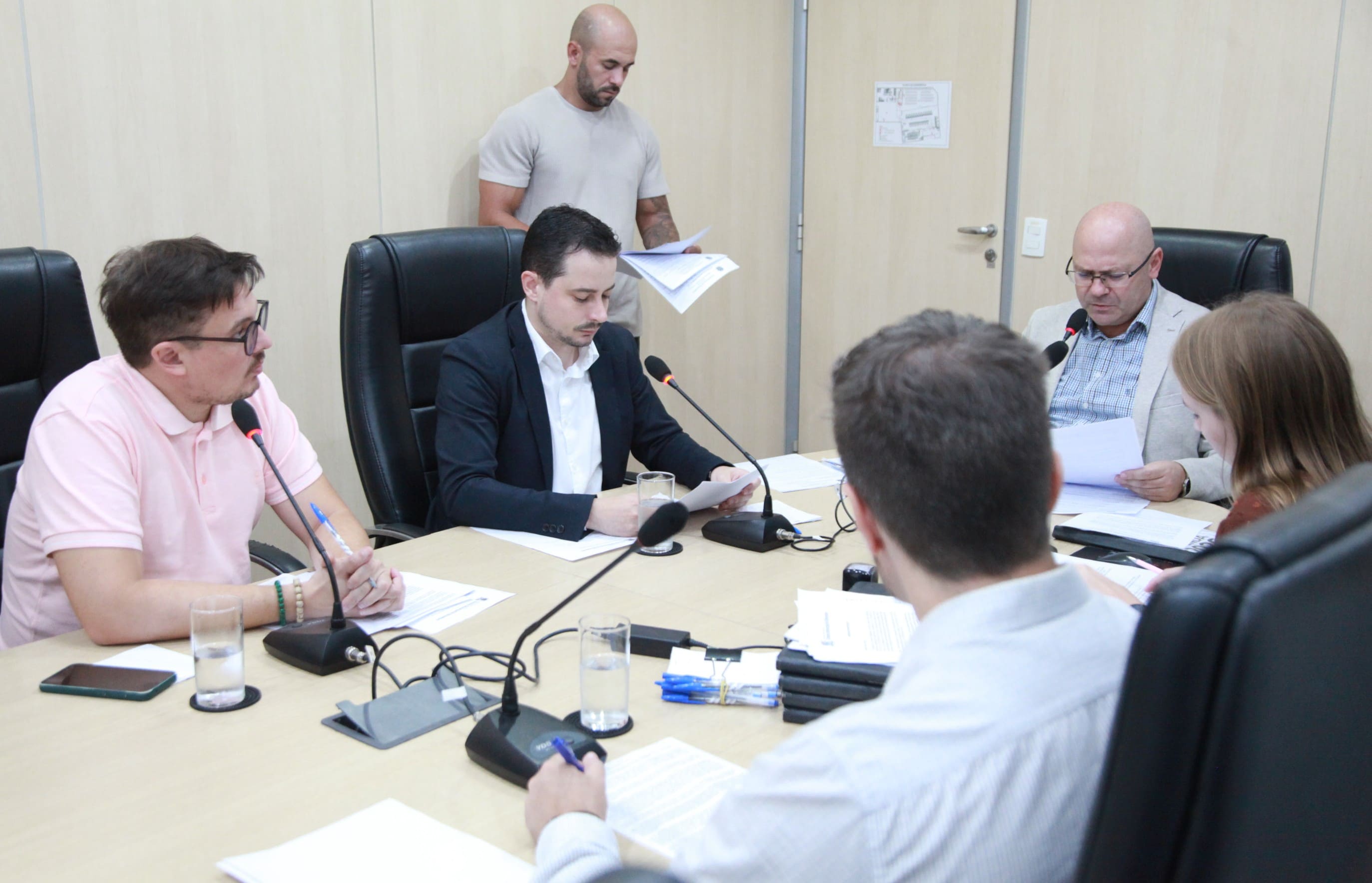 Comissão Processante é instalada e encaminha notificação ao vereador denunciado